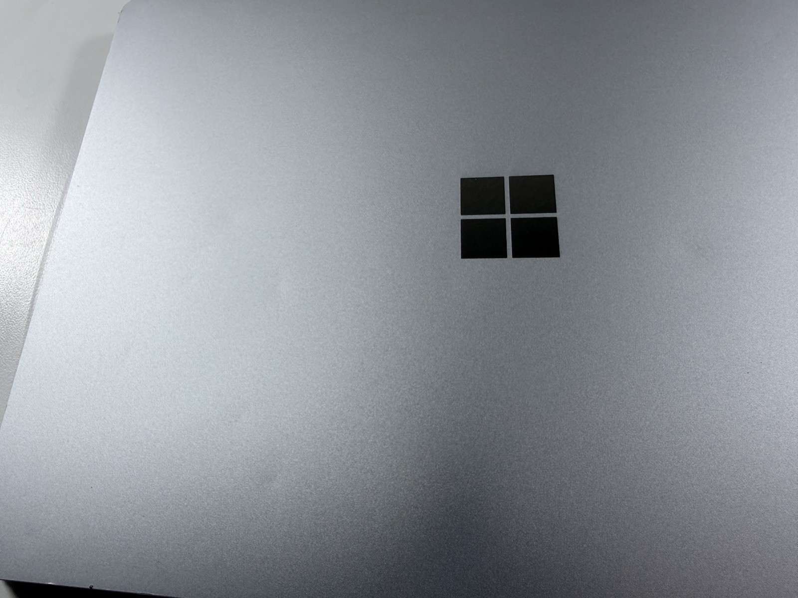 Microsoft Surface Laptop 5 13.5” 1950 Intel Core i7-1265U 16GB RAM 512GB NVME