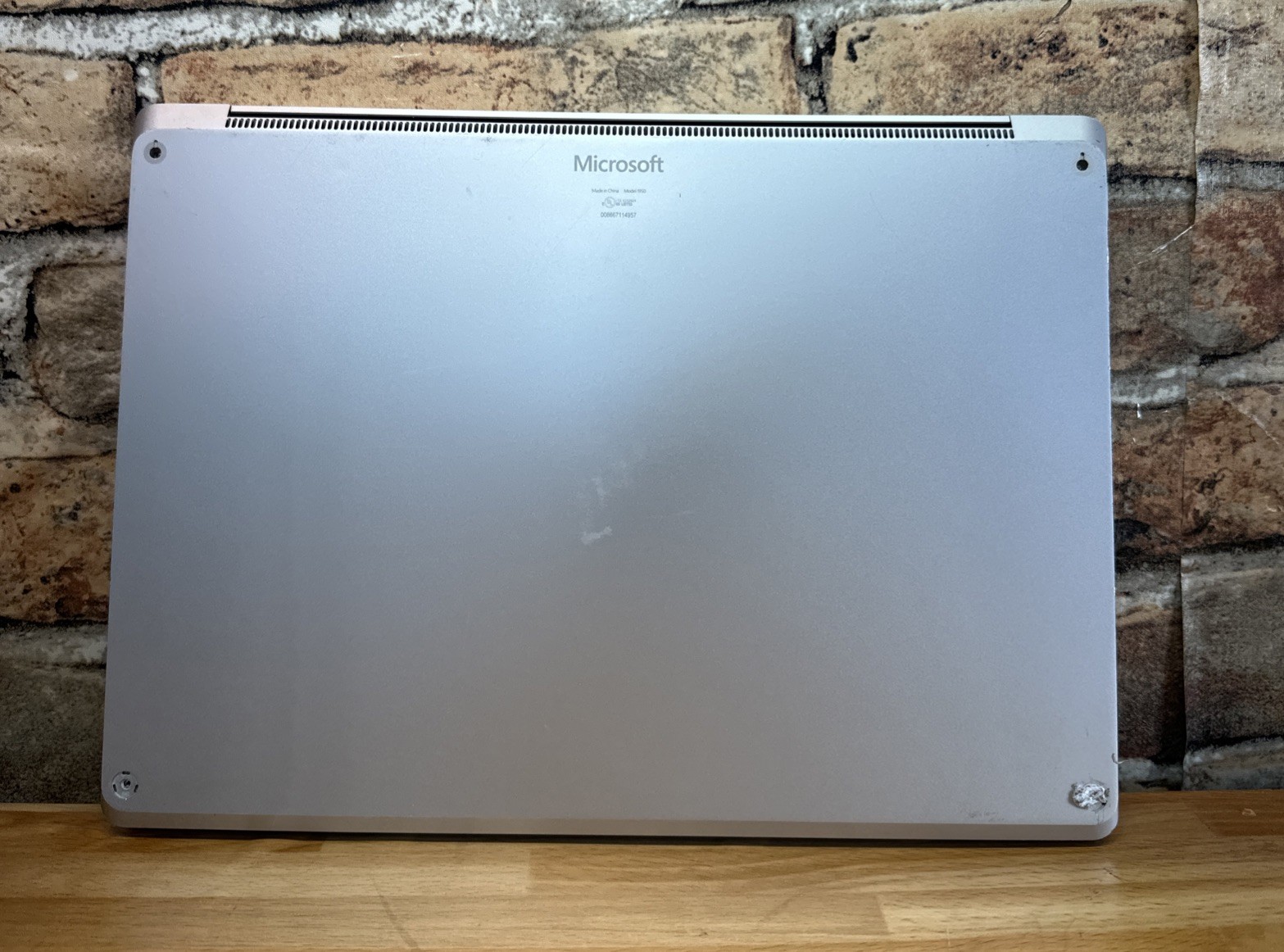 Microsoft 1950 LCD Screen Chassis Battery Assembly No Motherboard