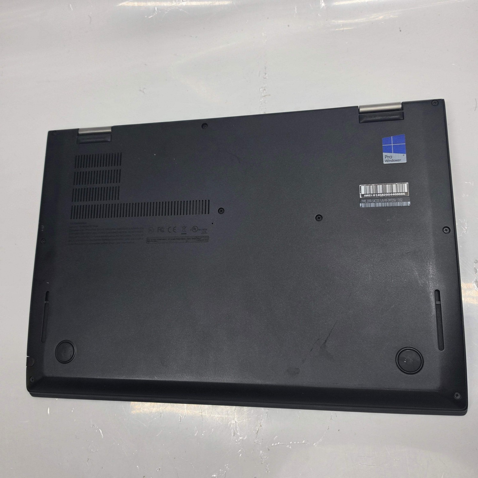 Lenovo ThinkPad X1 Yoga Gen 1 14″ i5-6300U 2.4GHz 8GB RAM 256GB SSD