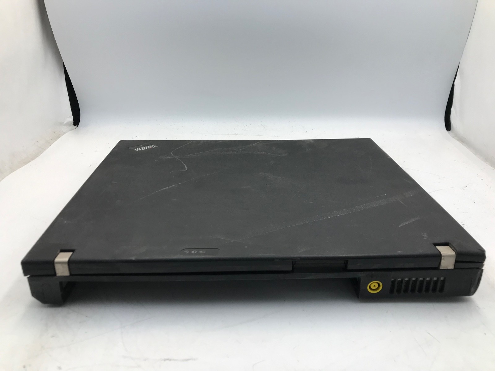 Lenovo ThinkPad R60 Intel Celeron 14″ -BOOTS/BAD DISPLAY/CRACKED- MZ