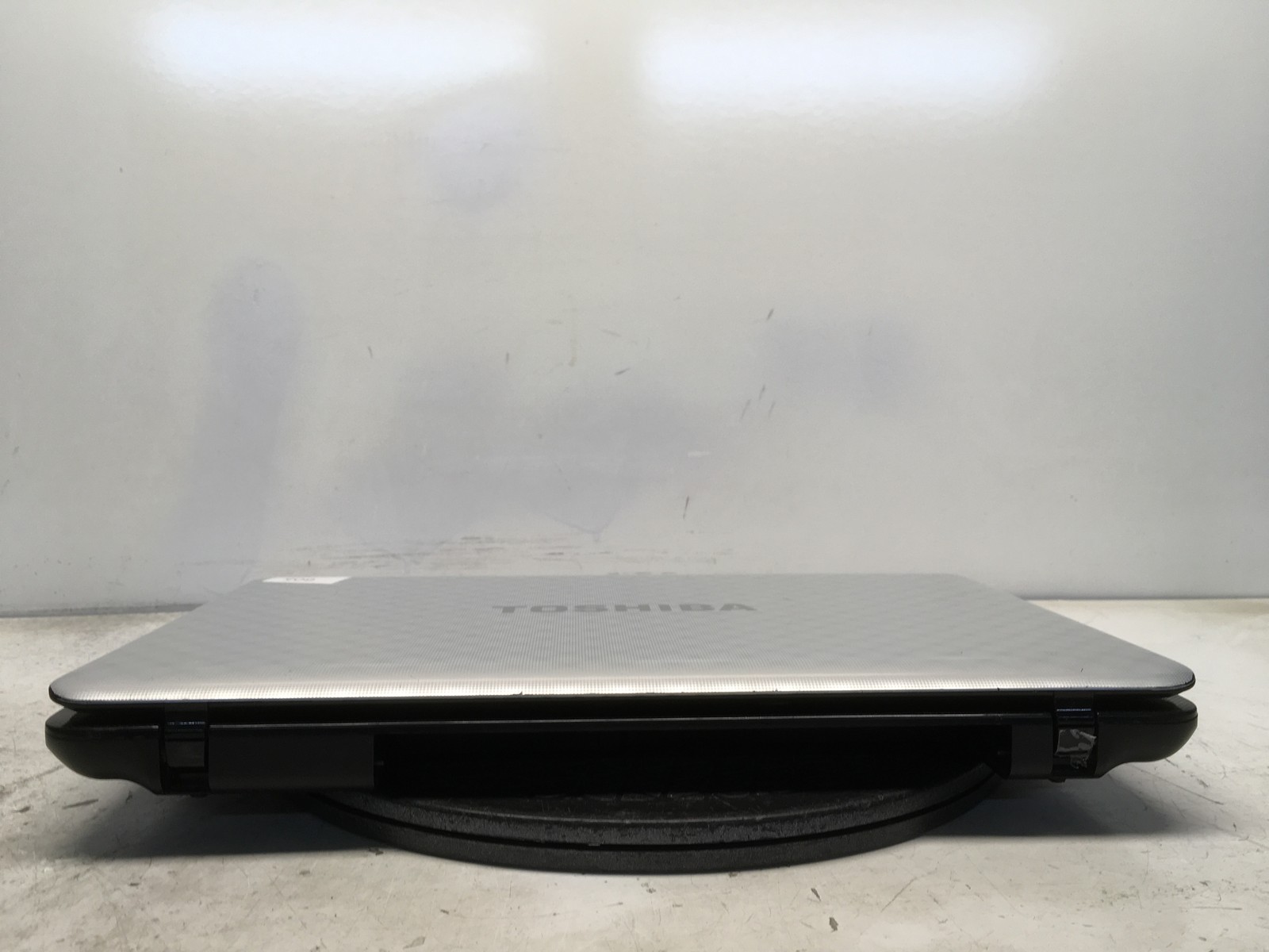 Toshiba Satellite L755-S5216 Intel Pentium B940 2GHz 4 GB NO HDD No Batt