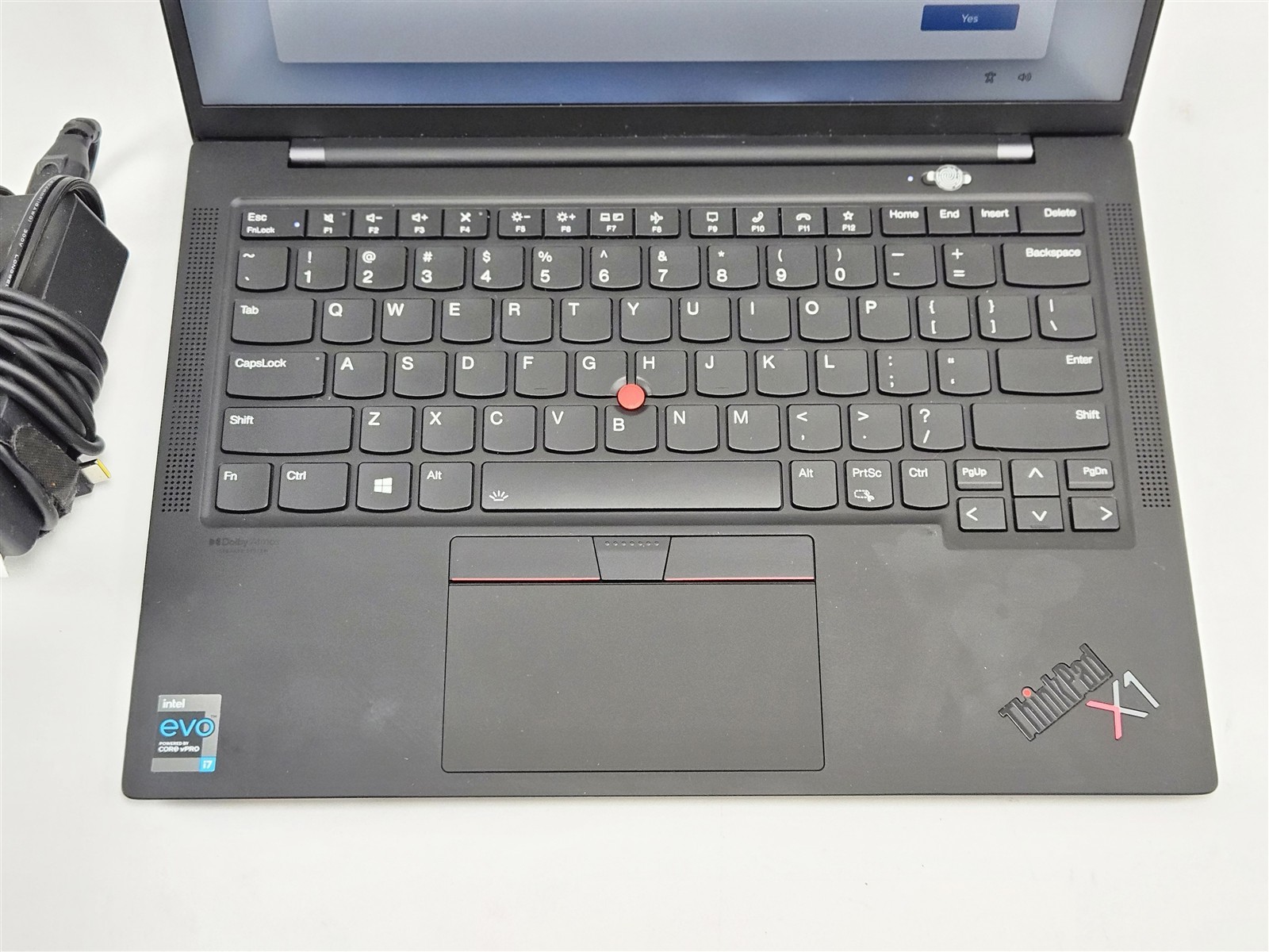Lenovo 14″ ThinkPad X1 Carbon Gen 9 Intel Core i7-1185G7 16GB 256GB SSD Win11