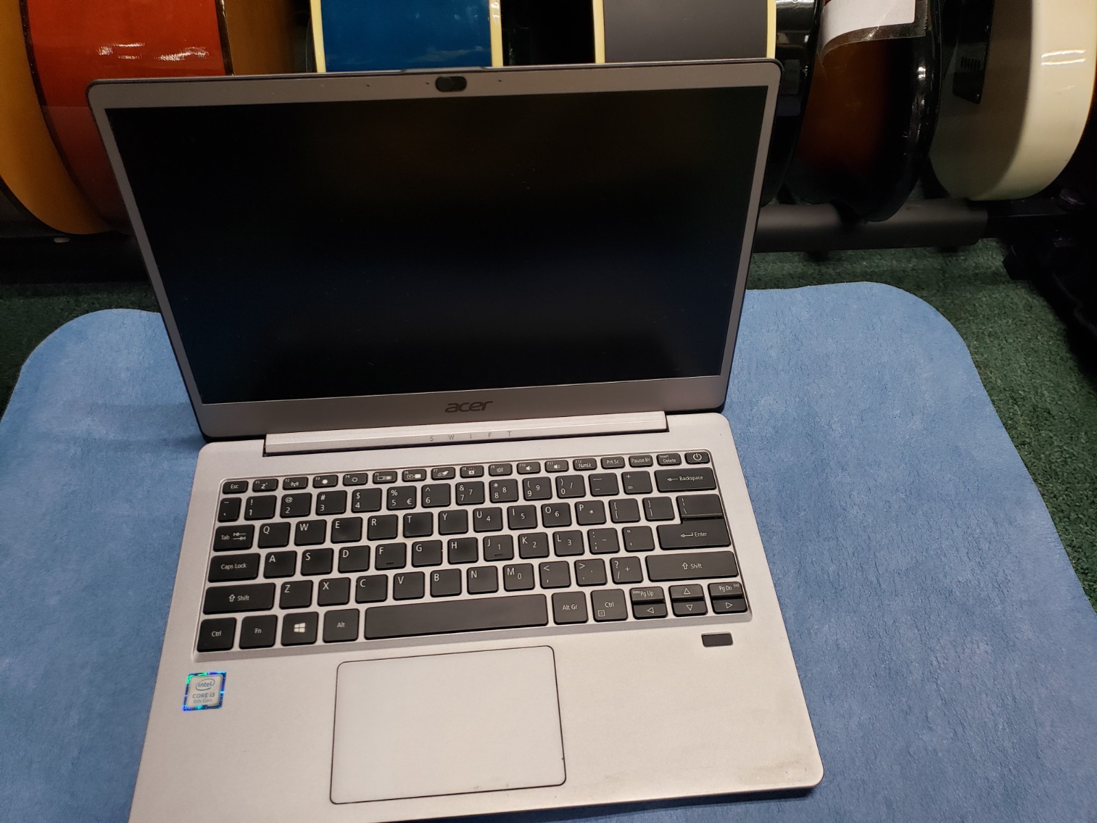 Acer N18H2 laptop SF313-51-39BU i3-8130u 2.20 ghz 8gb ram 128gb ssd for parts