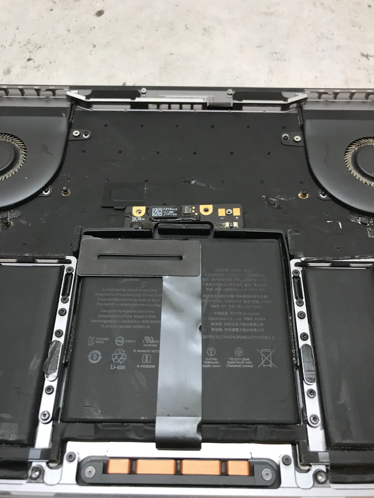 Apple MacBook Pro Touch/2018 A1989 Palmrest NO MOTHERBOARD For Parts/Repair -DW