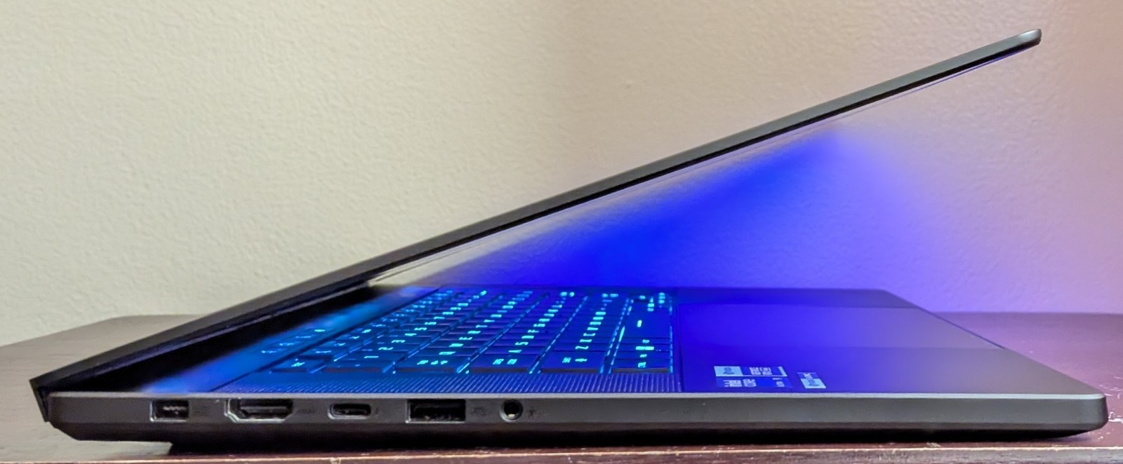 ASUS ROG Zephyrus G16 OLED (Core Ultra 9 185H, 16GB/1TB SSD, RTX 4070) Laptop