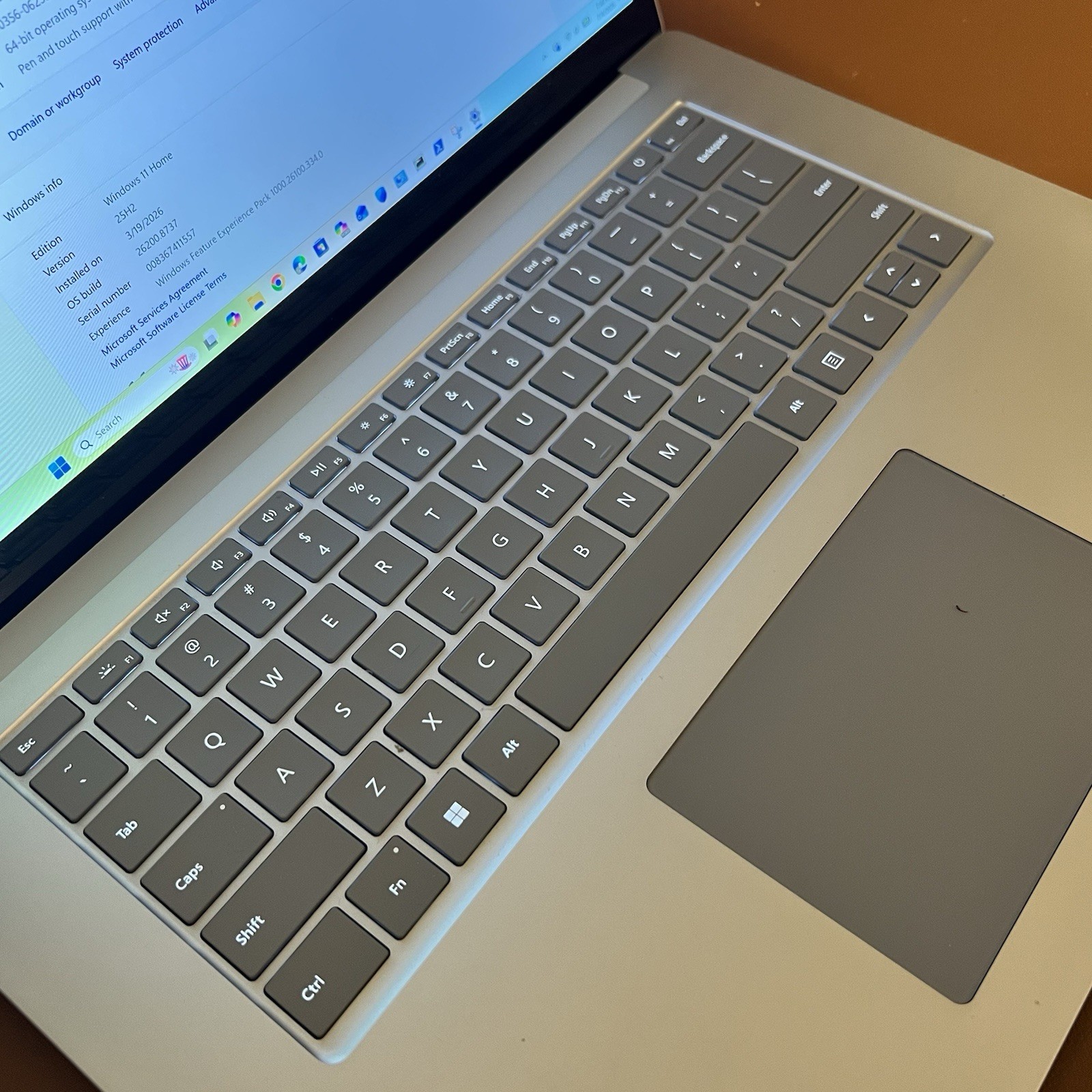 Microsoft Surface Laptop 4 Touchscreen 15″ AMD Ryzen 7 – 8GB RAM 238GB SSD
