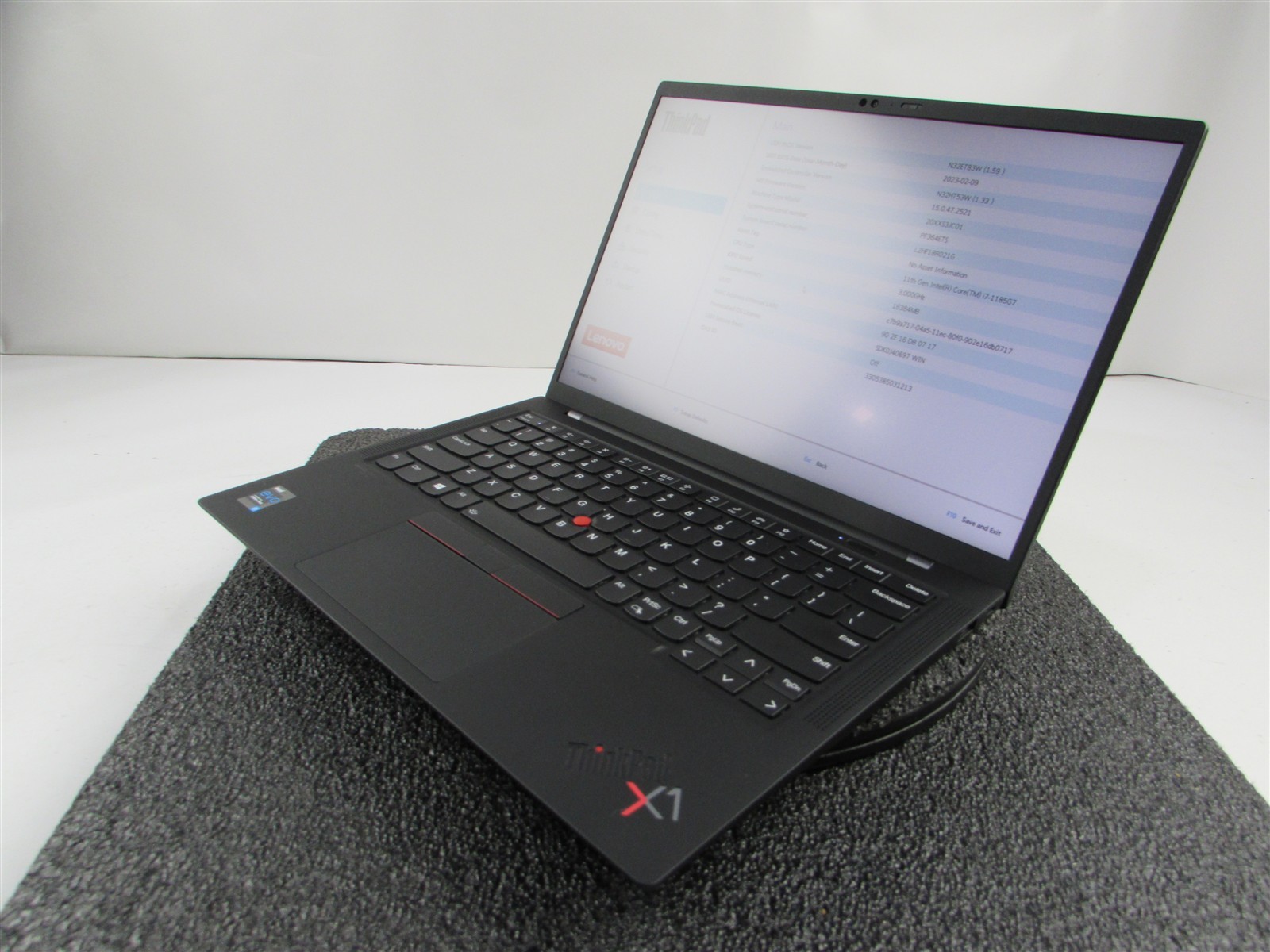 LENOVO THINKPAD X1 CARBON (9TH GEN) CORE I7-1185G7 512GB SSD 16GB RAM NO O.S