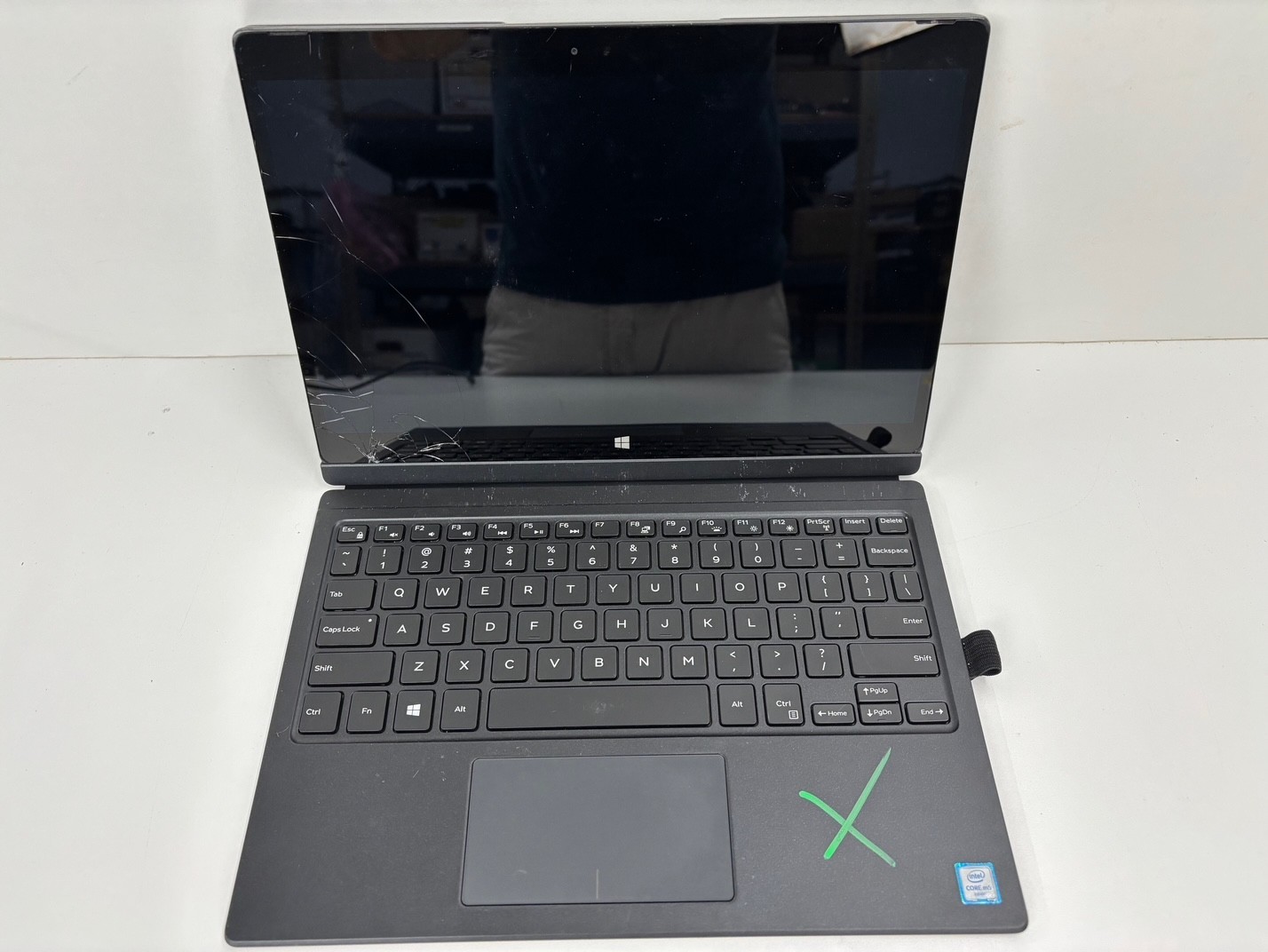 Dell Latitude 7275 12″ Intel m5-6Y57 8GB 128SSD No Power Broken Glass for Parts