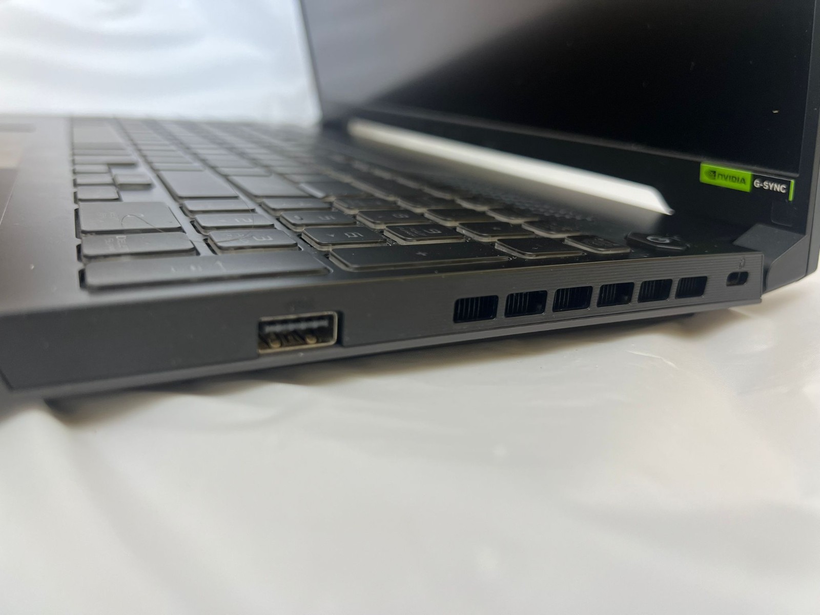 ASUS TUF Gaming A16 16″ Gaming Laptop – Ryzen 5 / RTX 4050 / 16GB RAM – Boxed