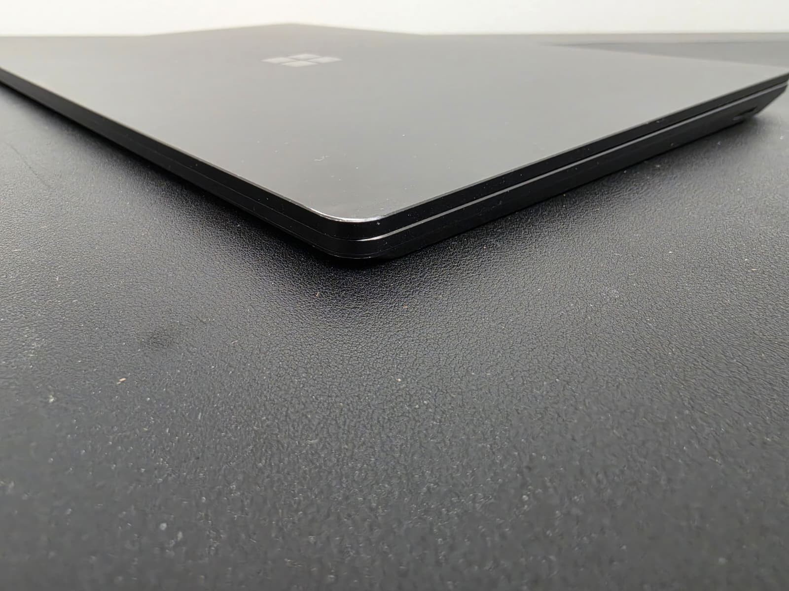 Microsoft Surface Laptop 4 – 13.5″ i7 1185G7 16GB Ram 512GB SSD Win 11 Pro