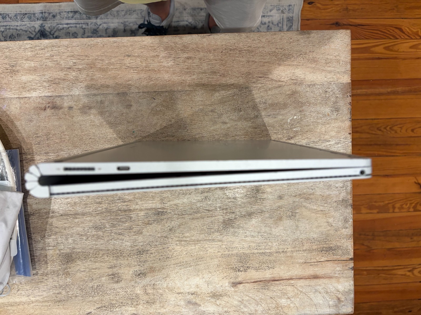 Microsoft Surface Book 2 1832 13.5″ i5 8350U 1.70GHz/ 8GB / 256GB SSD / Adapter