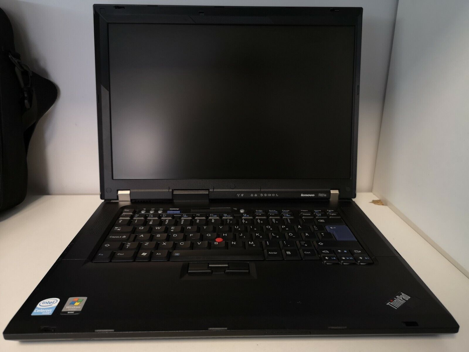 Lenovo ThinkPad R61e Celeron 2.00Ghz 2GB 120GB HDD 1280x800px DVD Win XP Pro
