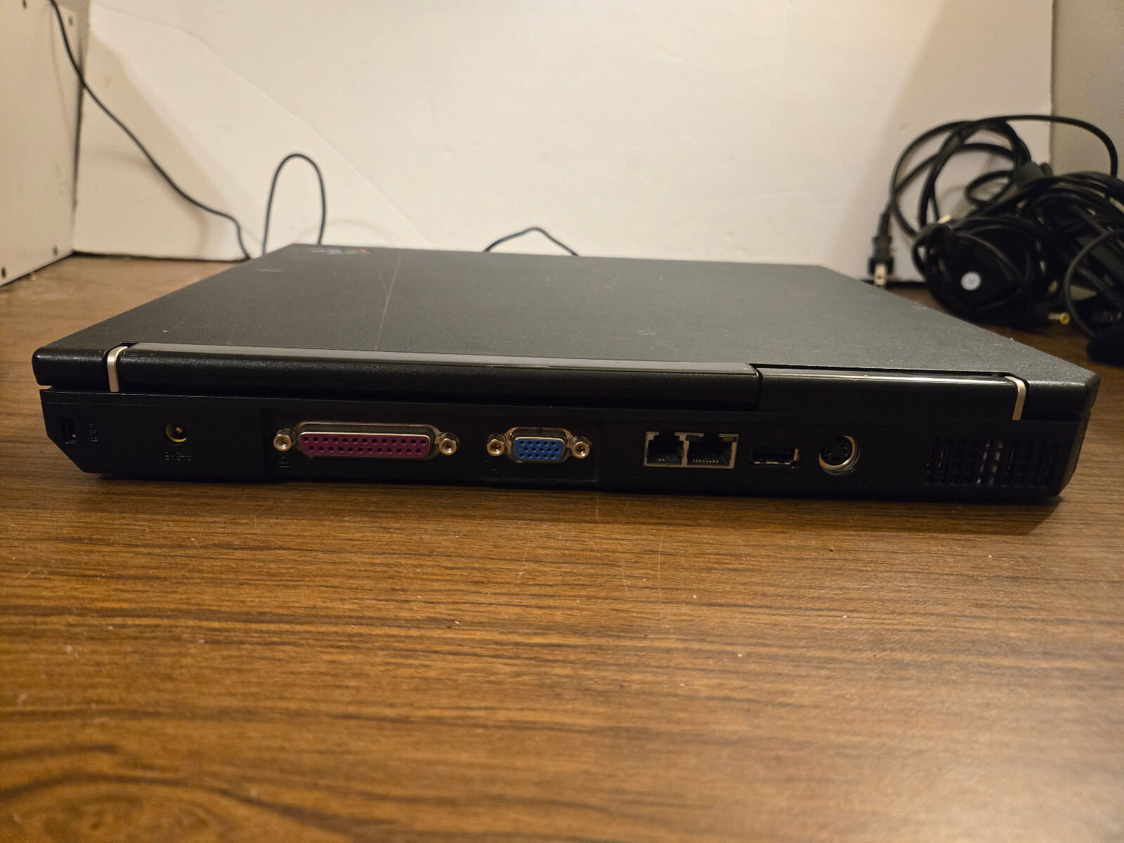 Lenovo ThinkPad R31 13.3″ Laptop Pentium III @1.13GHz 256MB RAM 20GB HDD No OS
