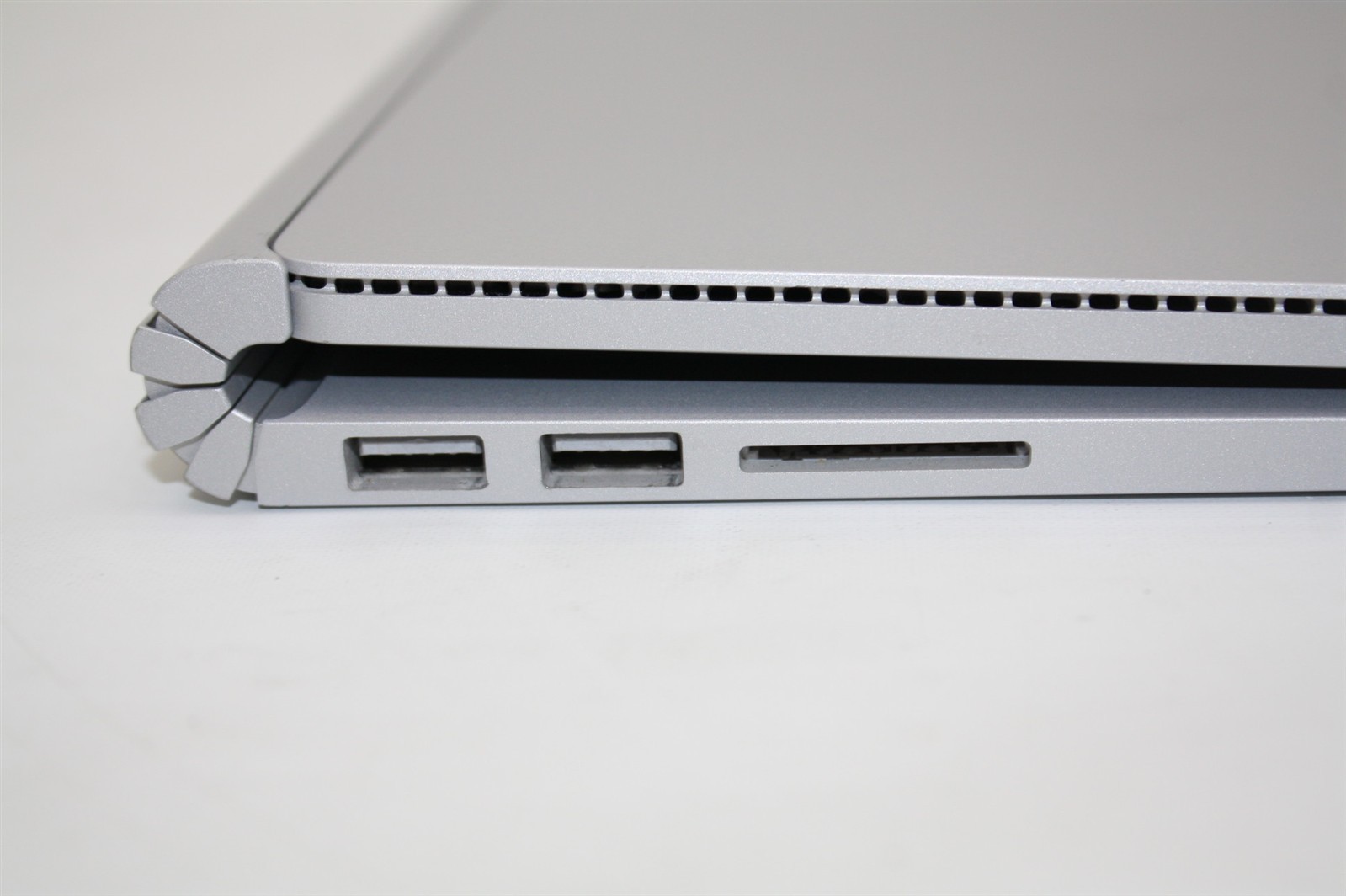 13.5″Microsoft Surface Book i5-6300U 2.40GHz RAM 8GB NVMe 256GB Win 11 Pro