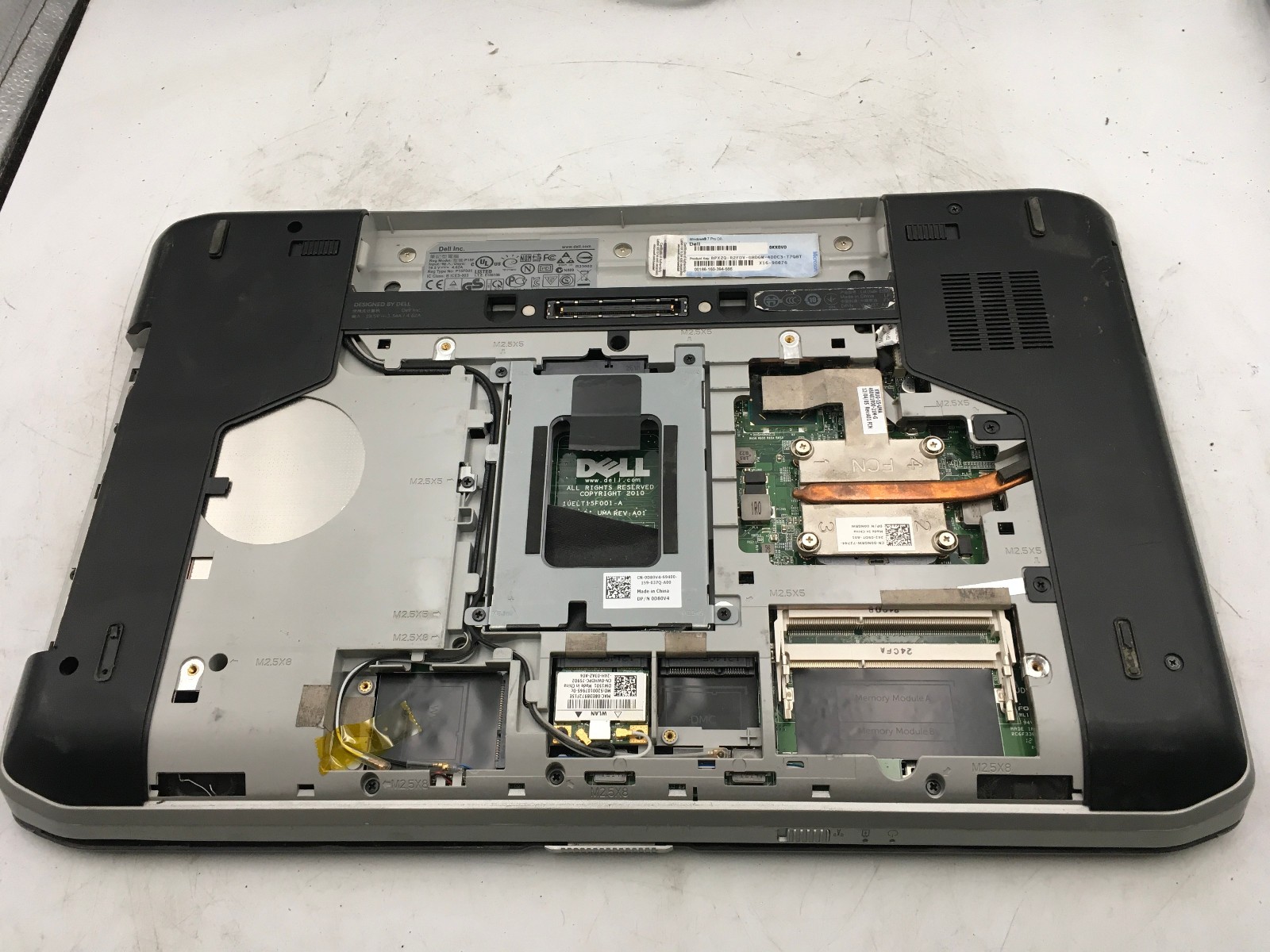 DELL LATITUDE E5520 – FOR PARTS/REPAIR – INTEL I5 2ND GEN – NO RAM -READ DESC-BB