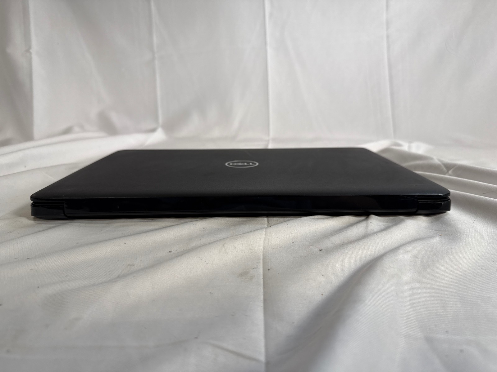 Dell Latitude 3500 Intel i7-8565U 16 GB 256 GB SSD NVIDIA MX130 2GB