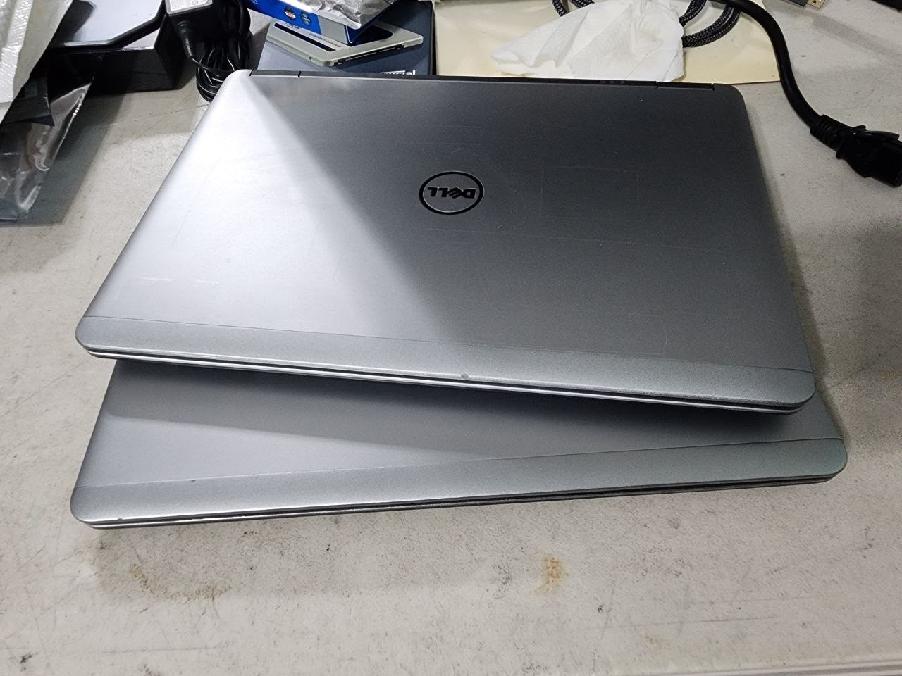 2x DELL Latitude E7440 i5 and i7 (NO OS or SSD/HDD)- 4GB RAM and 8GB LPV007
