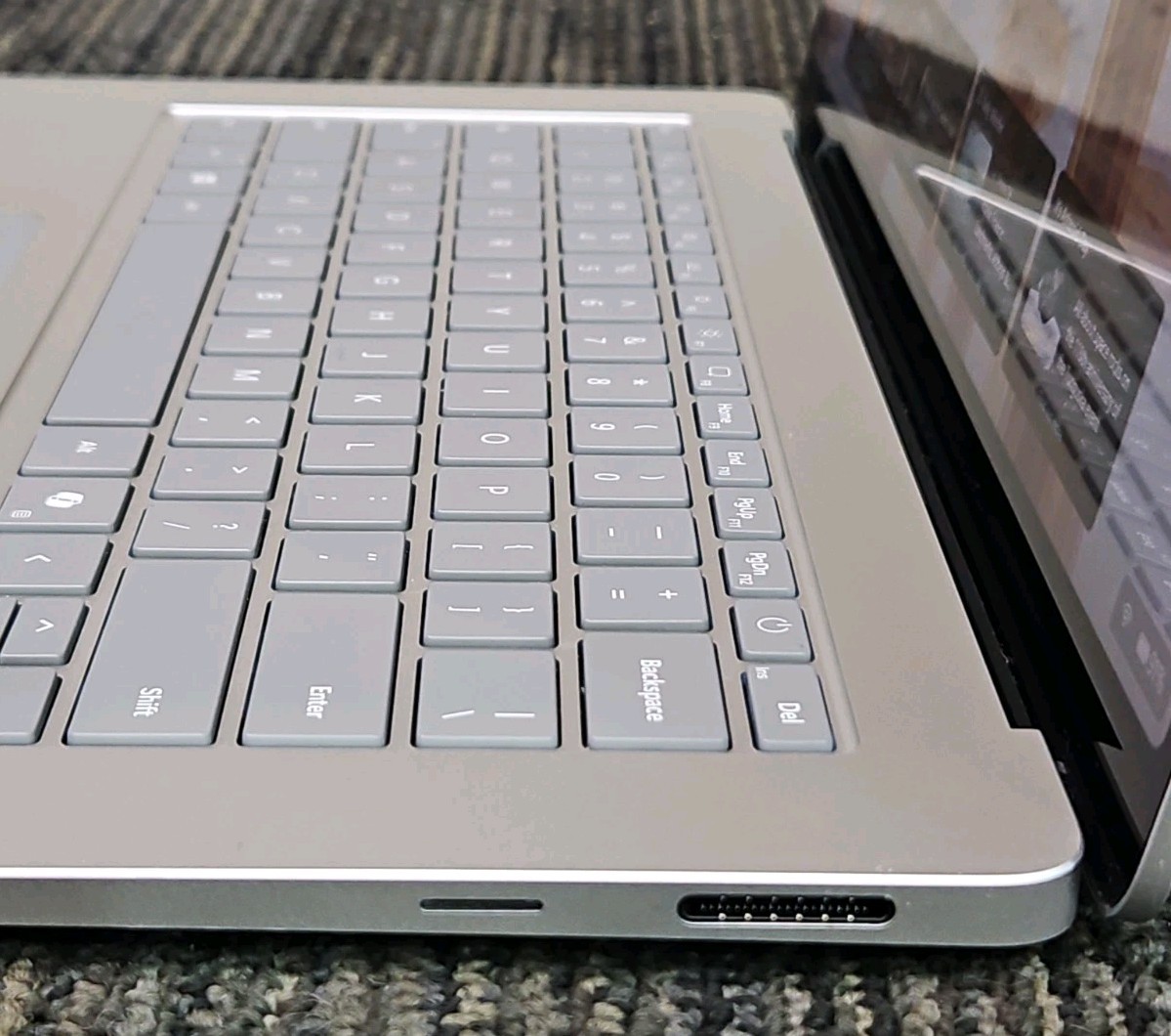 Microsoft 2037 Surface Laptop Snapdragon X Elite 16GB Go RAM GT RAM 512GB