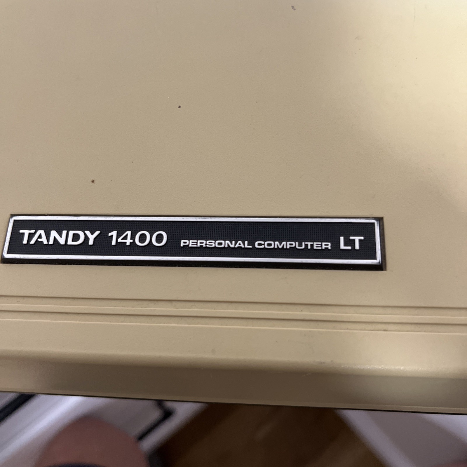 Tandy 1400 LT Vintage Portable Personal Computer Laptop, 25-3500 W/DOS/GW