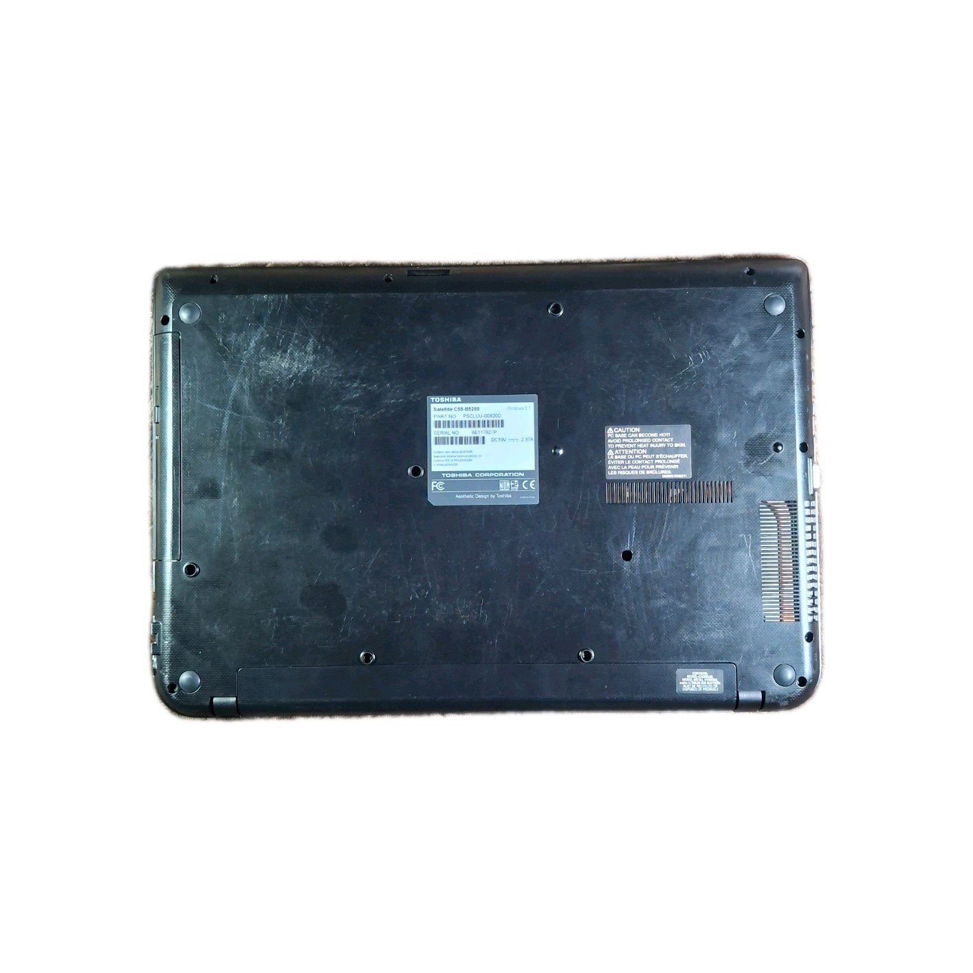 Toshiba Satellite C55-B5200 Laptop w/cord. 15.6″ Intel Core i3 6GB RAM 750 GB HD