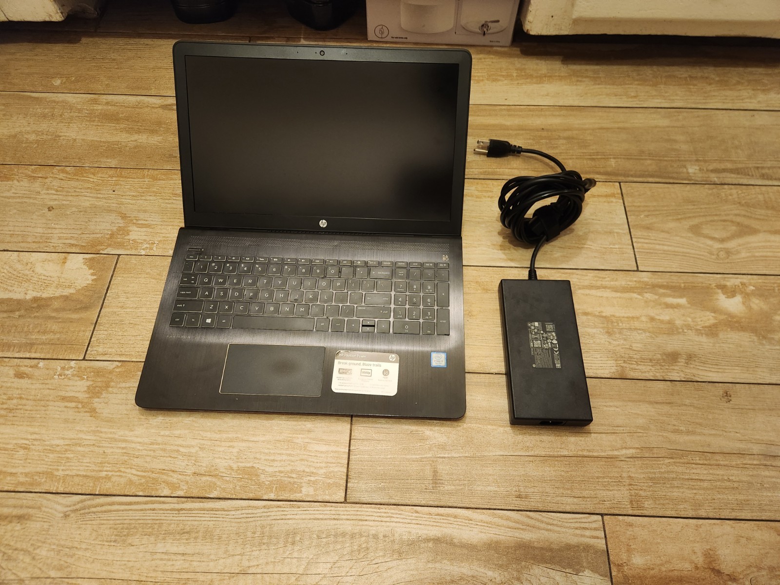 HP Pavilion laptop GTX 1050, i7 7th Gen, 12GB RAM, 500GB SSD, w/power supply