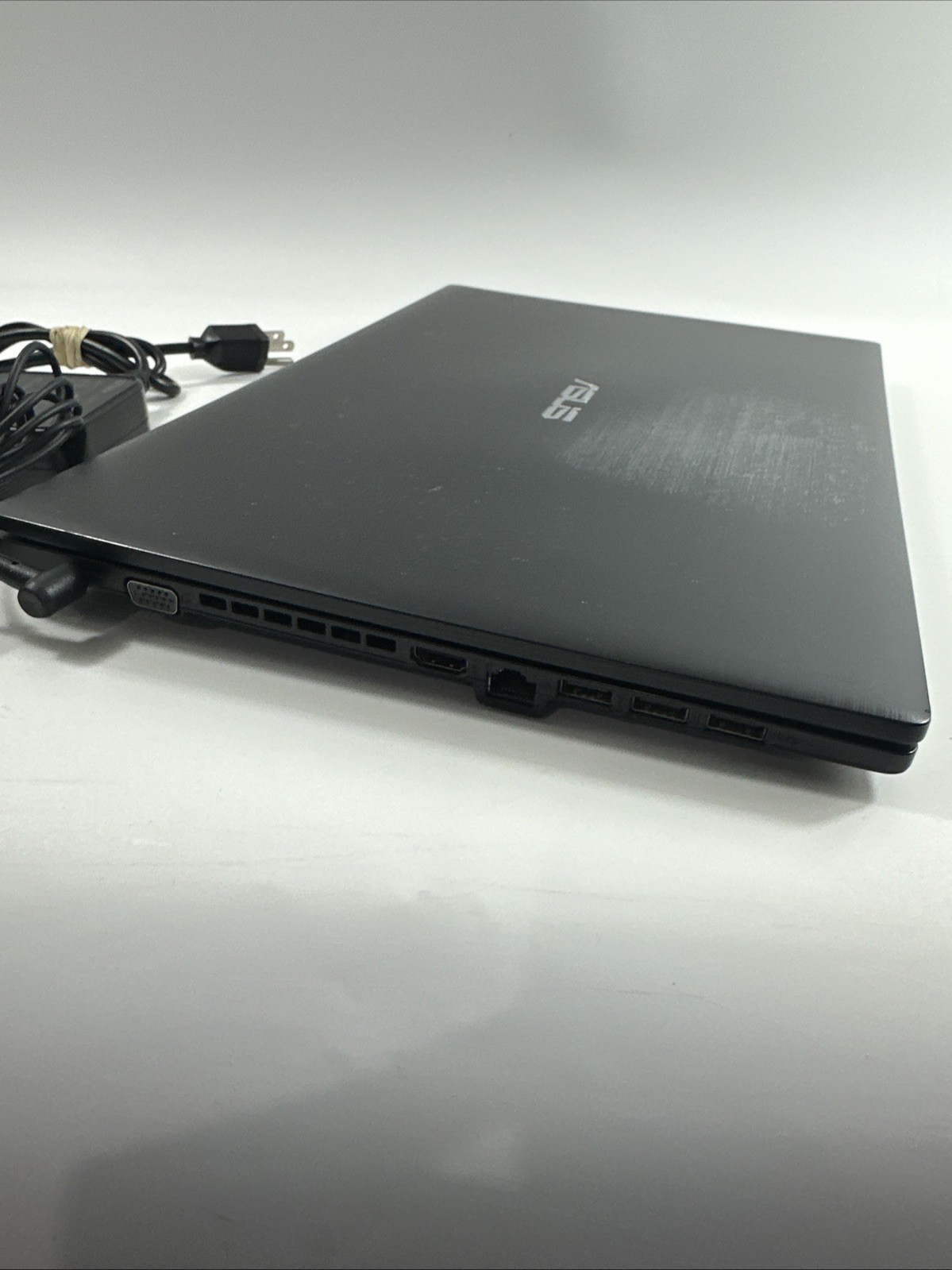 Asus Laptop P2520S laptop