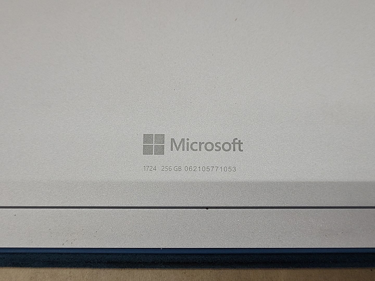 Microsoft Surface Pro 4, Intel Core i5-6300U @ 2.4GHz, 8GB RAM, 256GB SSD, W10P