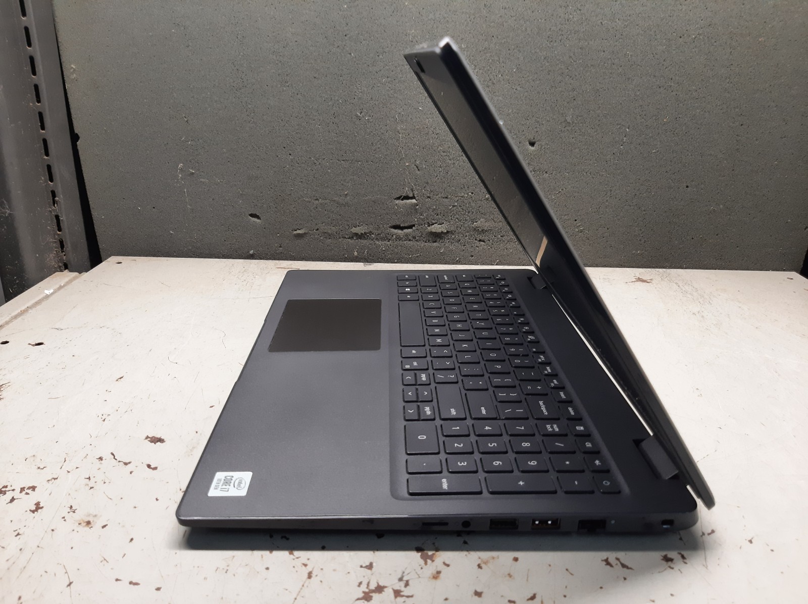 Dell Latitude 3510 15.6″ i7-10510u 8GB RAM No SSD No OS/BATT