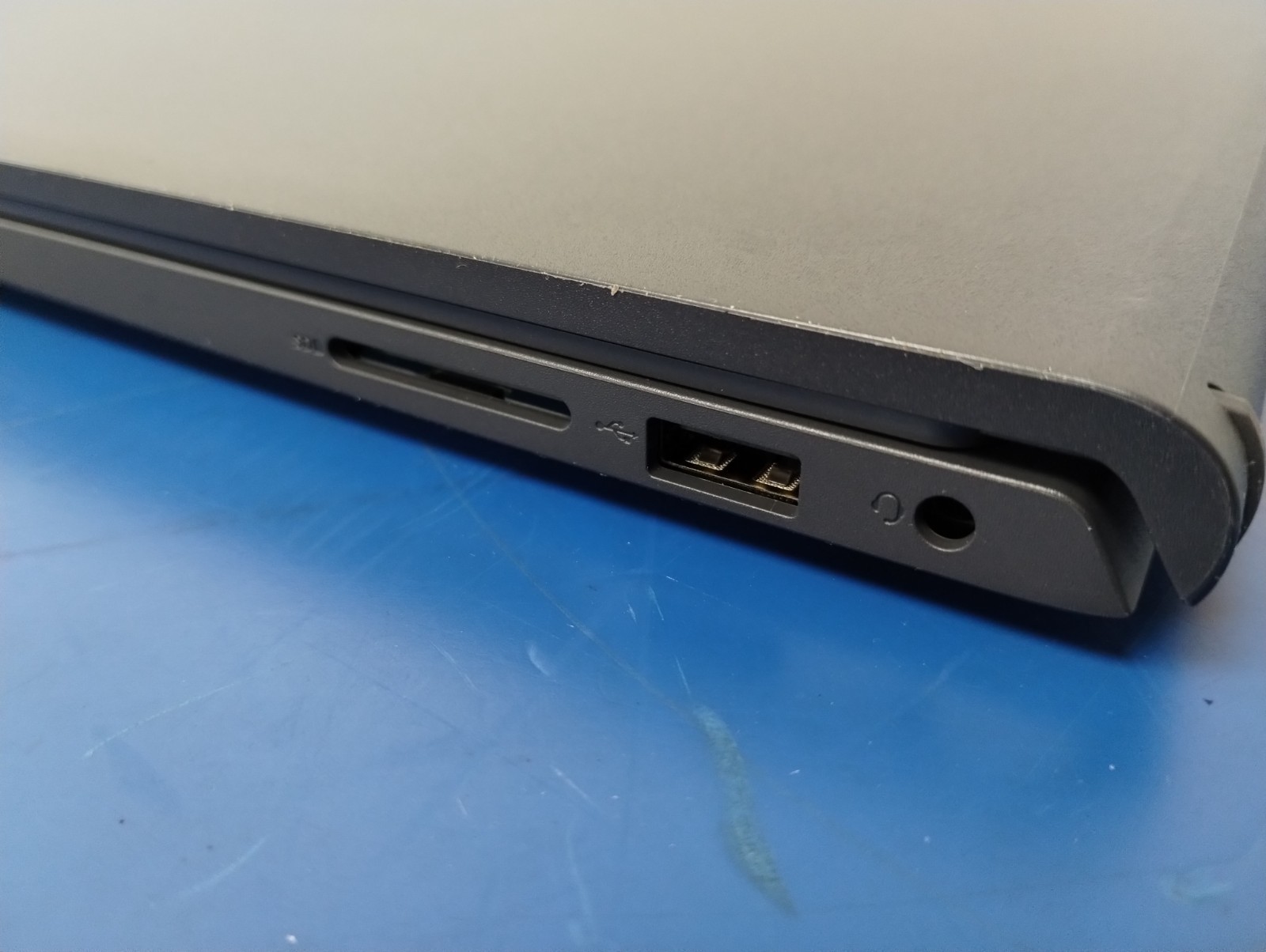 DELL 15 DC15255 G8MK9, AMD Ryzen 7 7730U, 2.00 GHz, 16 GB RAM, 512 GB NVMe SSD