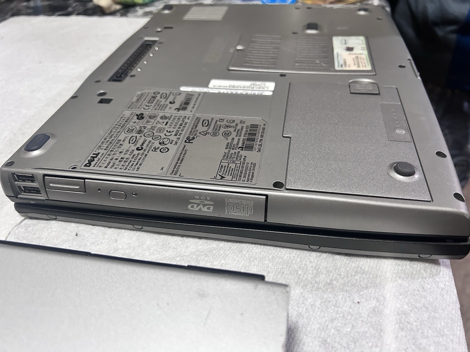 Lot of 3 Vintage Laptops Dell Latitude D520 HP Pavilion dv1000 Thomson Untested