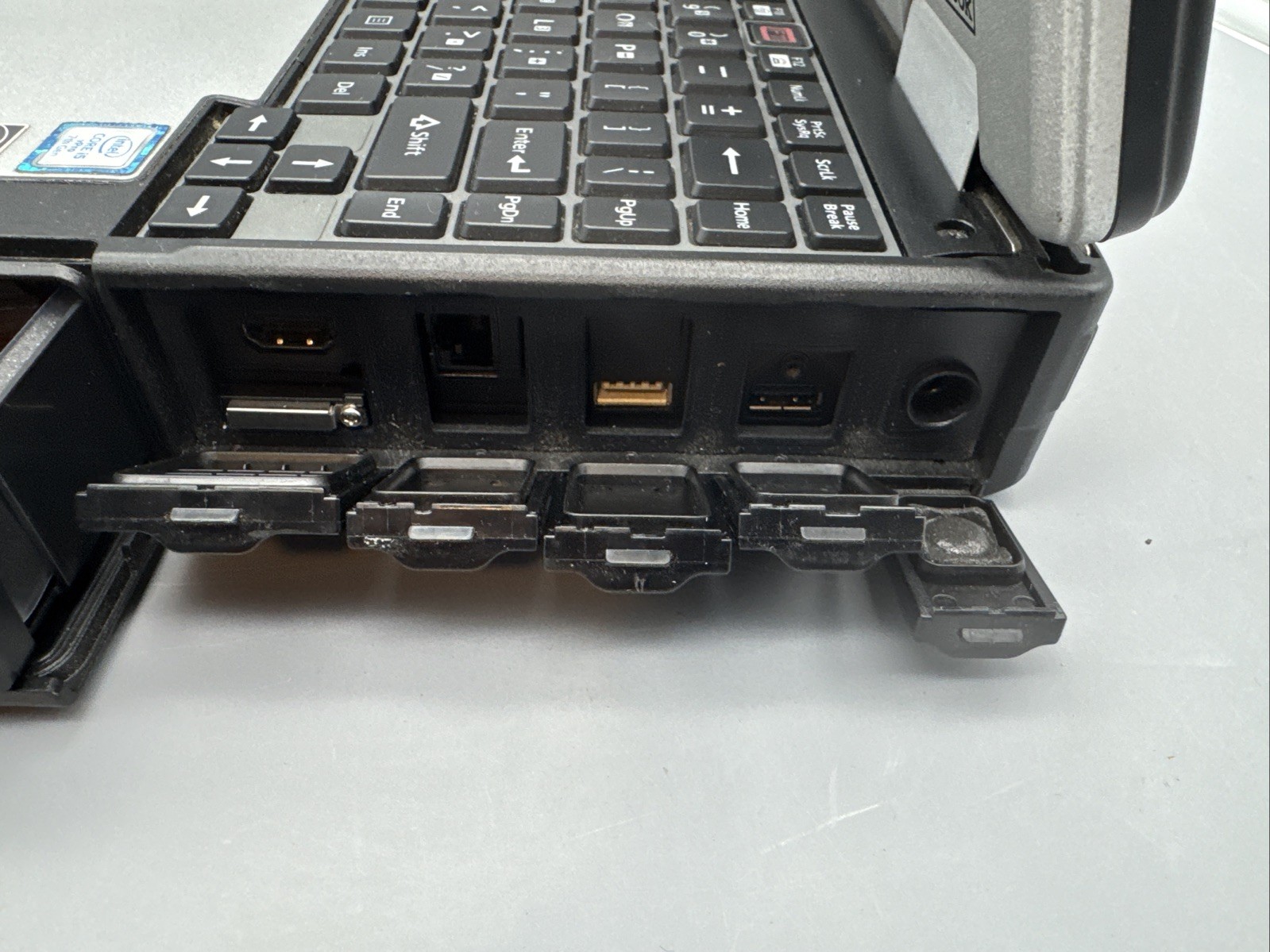 Panasonic Toughbook CF-31 Touchscreen i5-7300U 16GB DDR4 DVDRW No HD/OS/AC