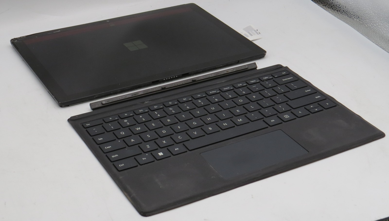 Microsoft Surface Pro 6 | i5-8250U | 8GB RAM/256GB | No OS