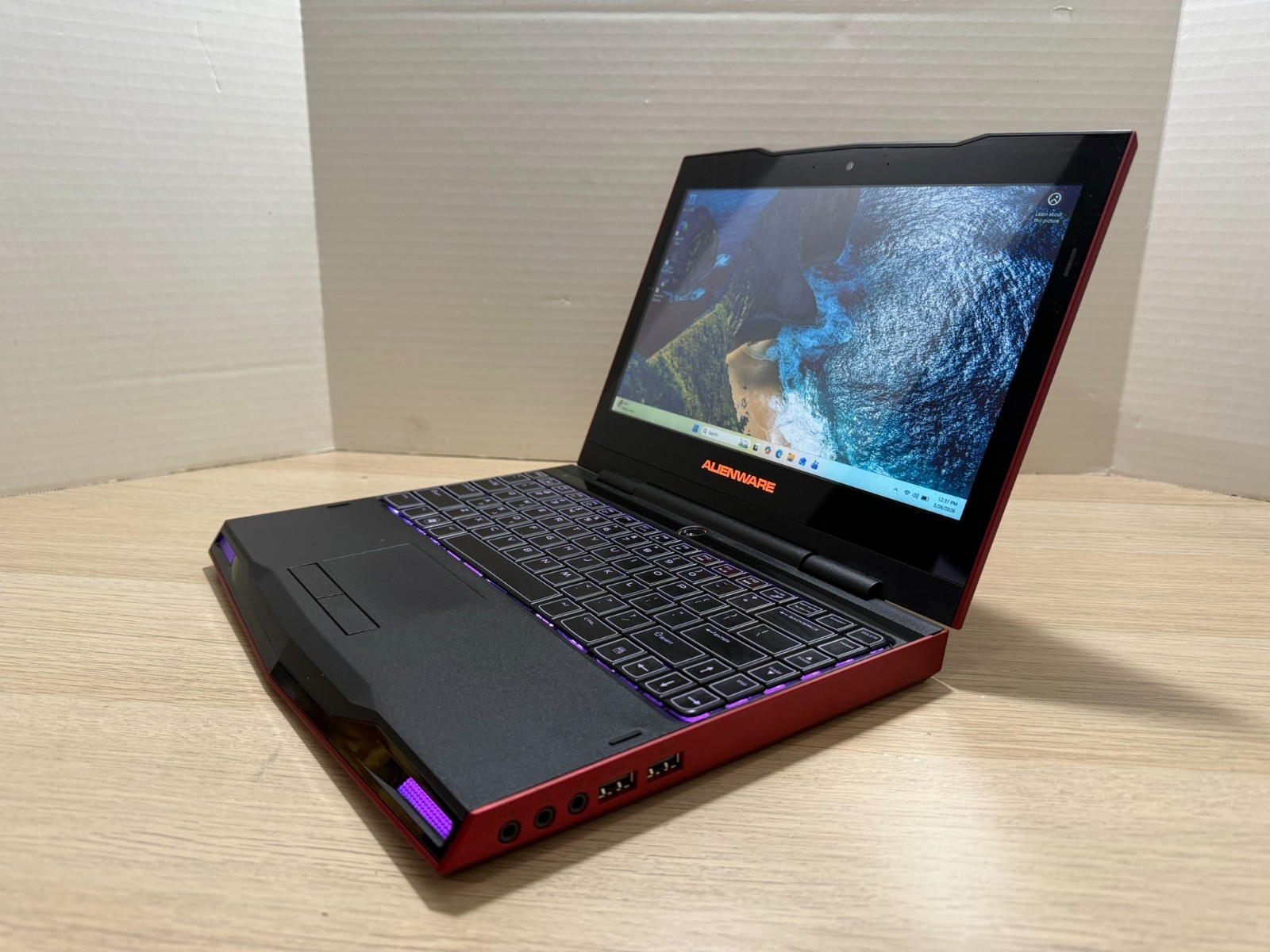 Alienware M11x R3 i5-2467M 8GB Ram 500Gb SSD GT 540M NEW BATT, W/AC