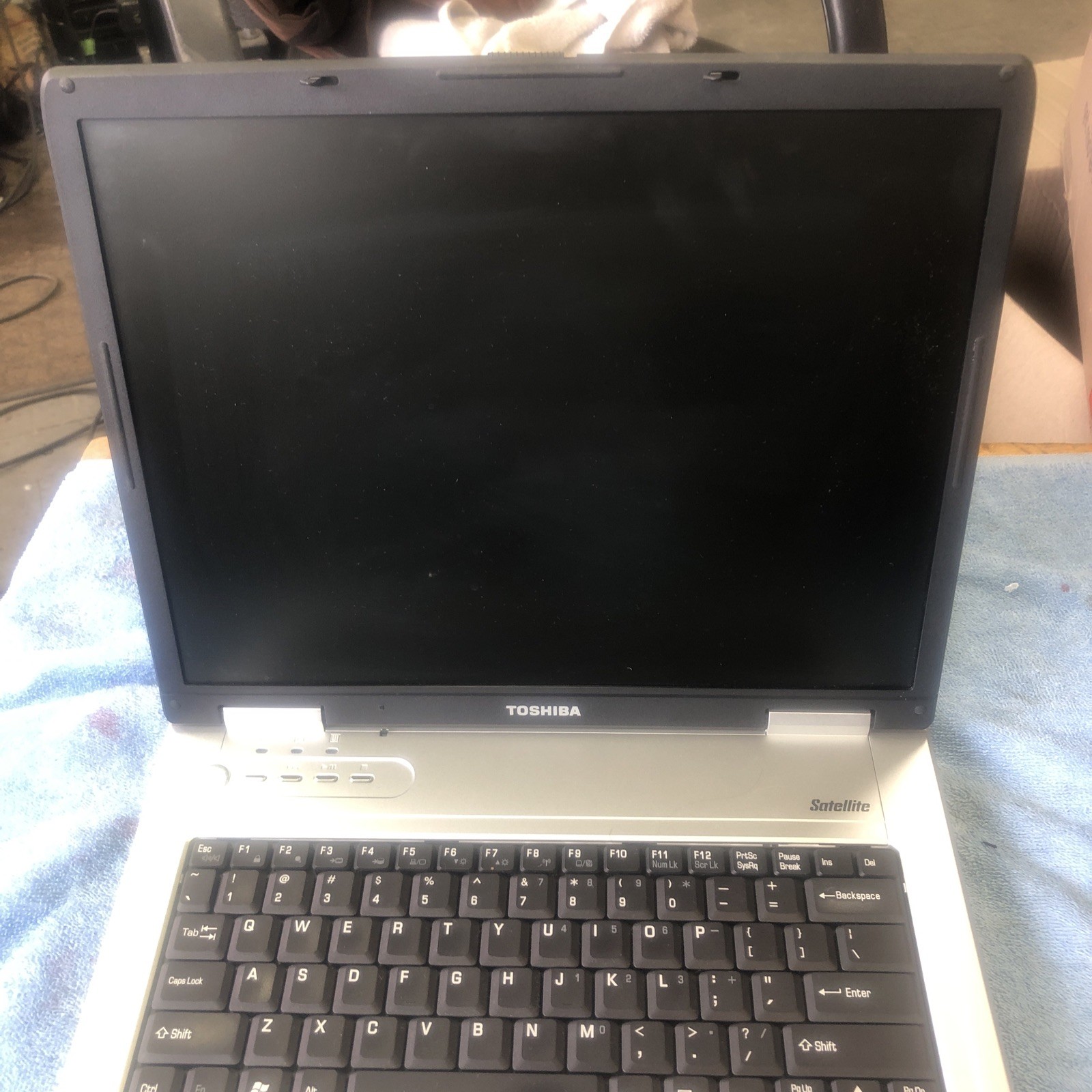 Toshiba Satellite L15-S104 Laptop XP Untested Parts Or Repair. Clean