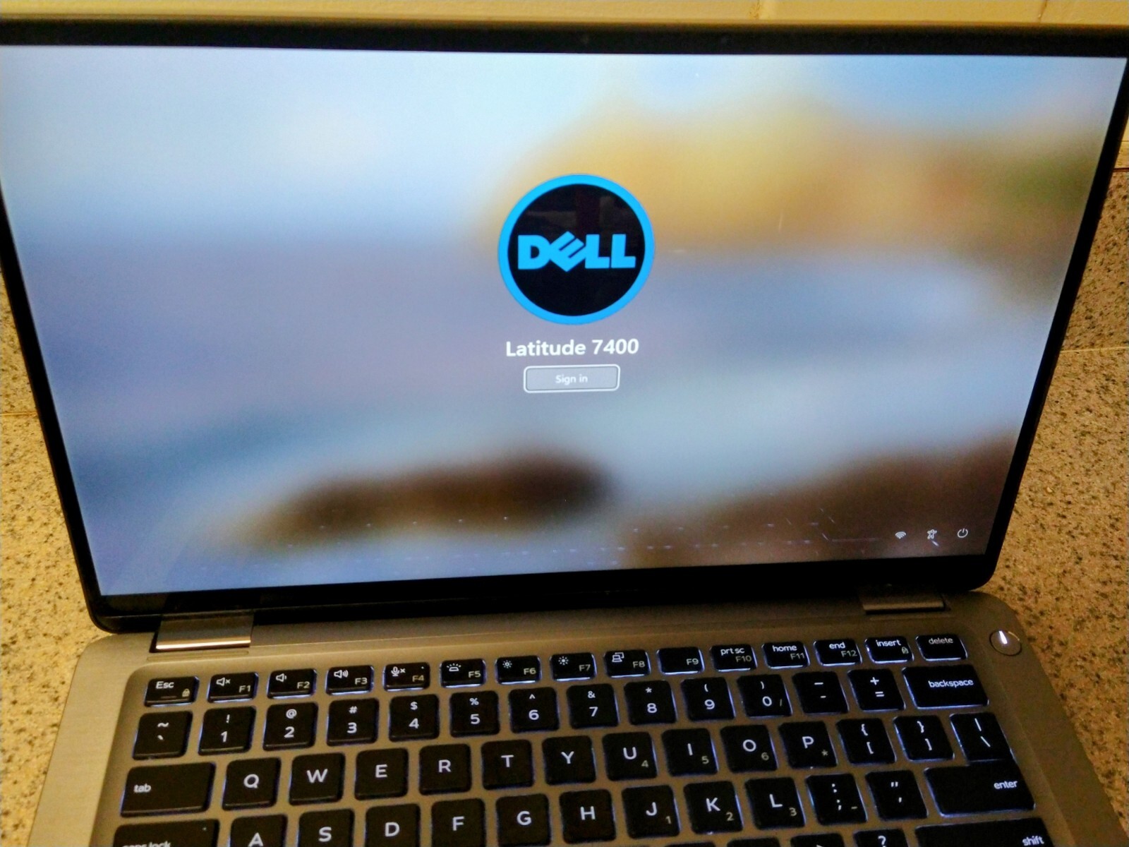 Dell PC/Tablet 2in1 Touchscreen Intel i7 (8th Gen) 256GB SSD 16GB RAM Bluetooth