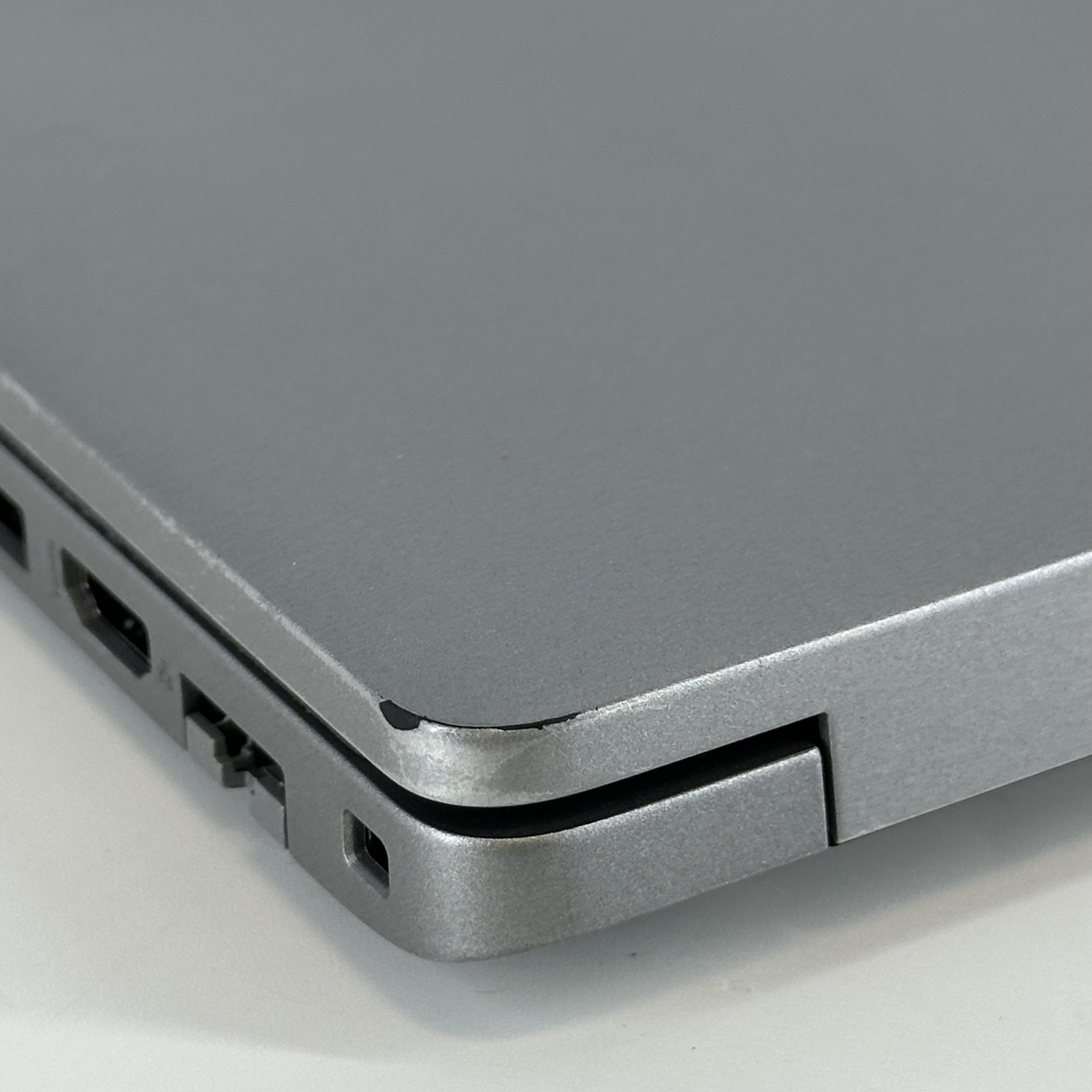 Dell Latitude 5520 15 FHD i7-1185G7 3.00GHz 16GB 256GB SSD Good – CHIPPED SCREEN