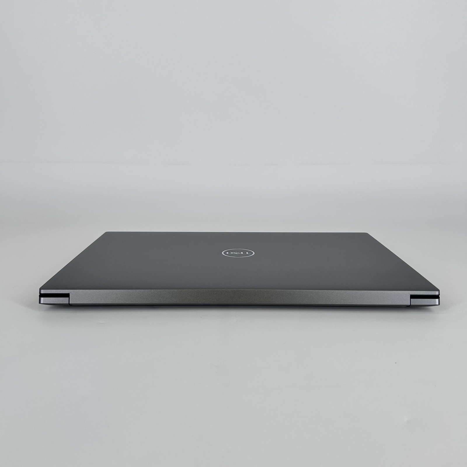 Dell Precision 5570 15.6 UHD+ 2.5 GHz i9-12900H 8GB 1TB SSD RTX A2000 Excellent