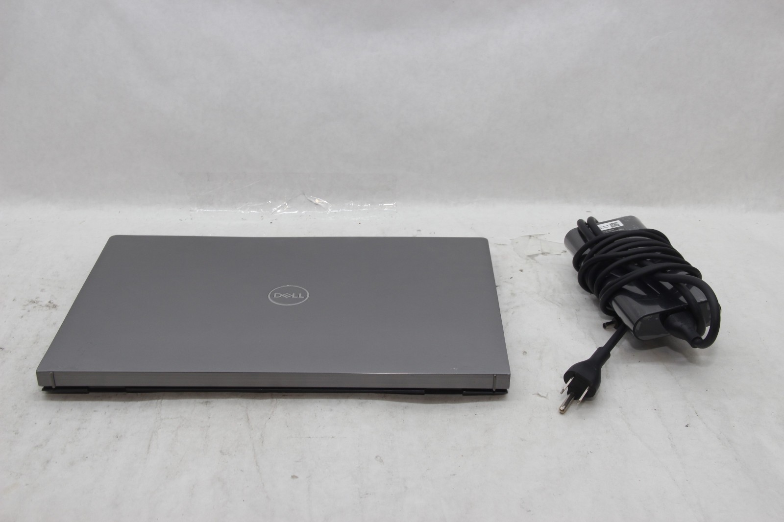Dell Vostro 14 5410 14″ Laptop i7-11390H 16 GB RAM 256 GB SSD Win 11 w/Charger