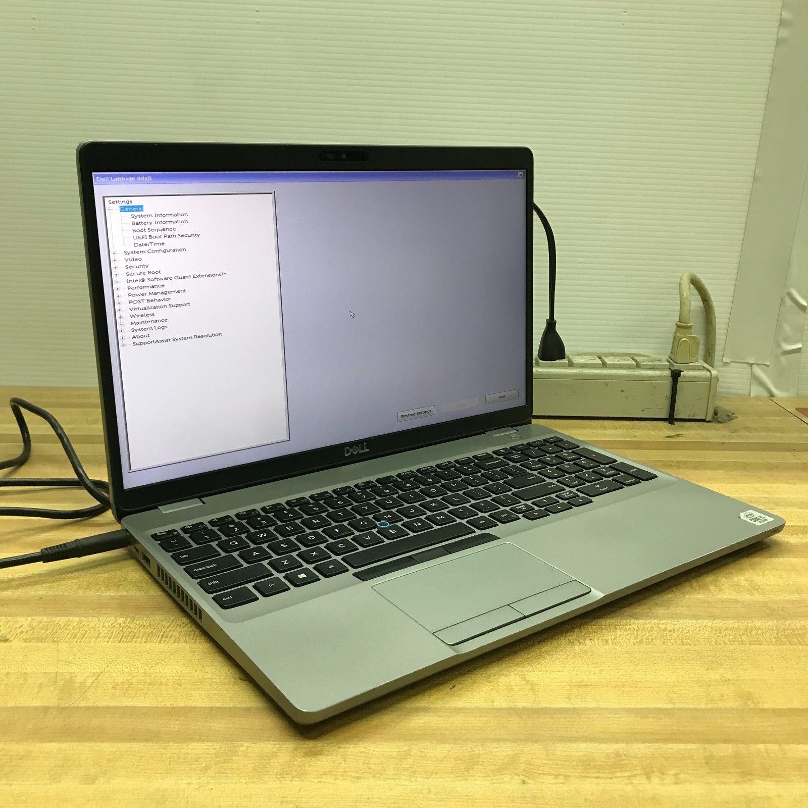 Dell Latitude 5510 15.6″ Laptop Core i5-10210U 16GB RAM No SSD (Boots to BIOS)
