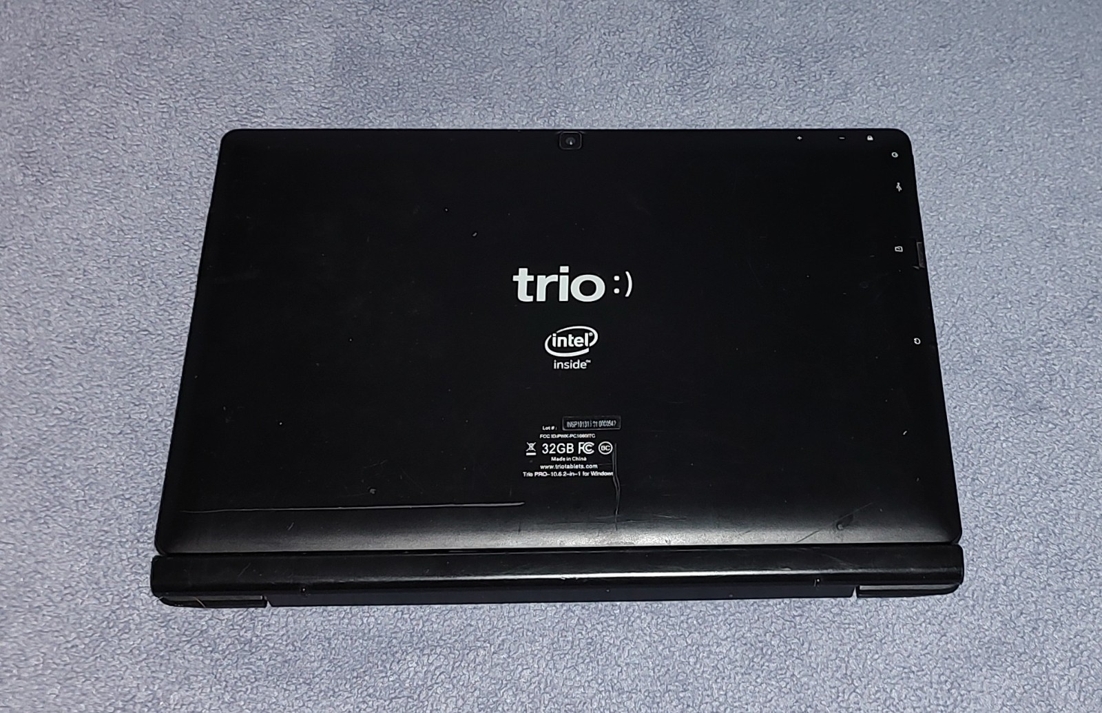 Microsoft Trio Pro – 10.6 *For Parts/Repair* Does not power on