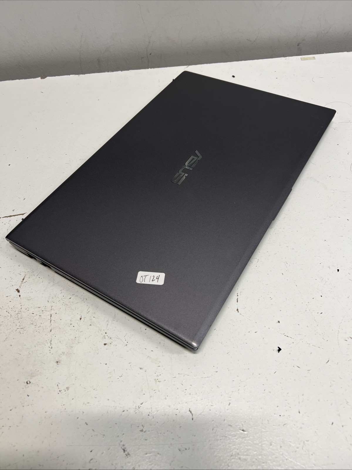 ASUS 2x i5-1135G7 | 1x i5-4200U | 1x i5-7200U | 1x R3-3200U | 1x Pen 4415U