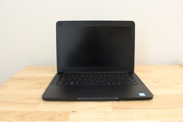 Razer Blade 15 Gaming Laptop i7-7700HQ GTX 1060 16GB RAM 1TB SSD