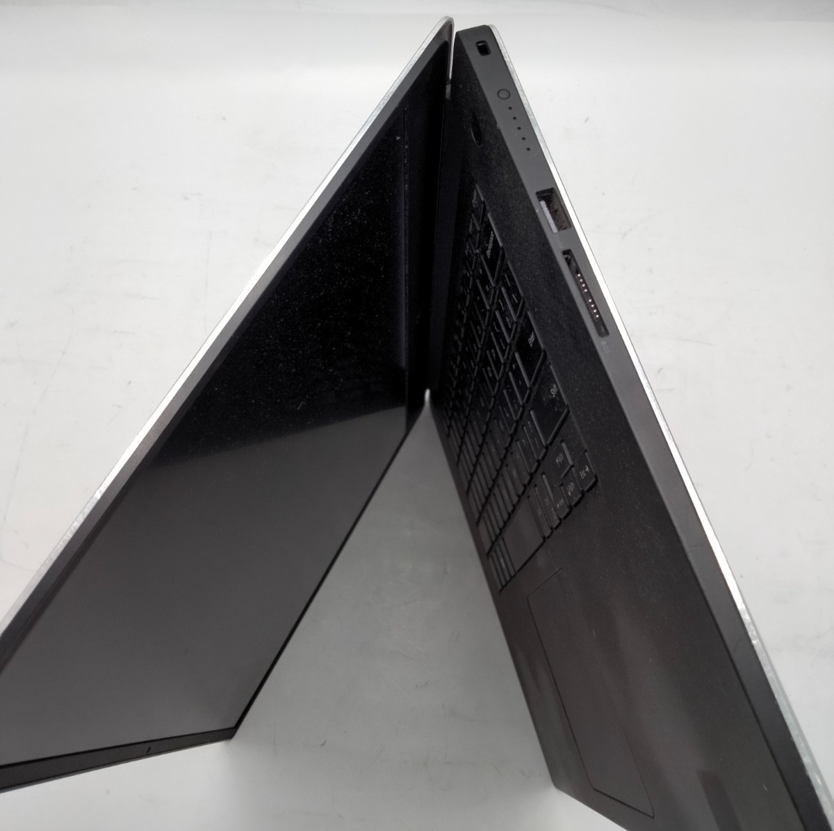 Dell XPS 15 7590 i7-9750H 2.60GHz 16gb Ram 512gb SSD Win11 laptop