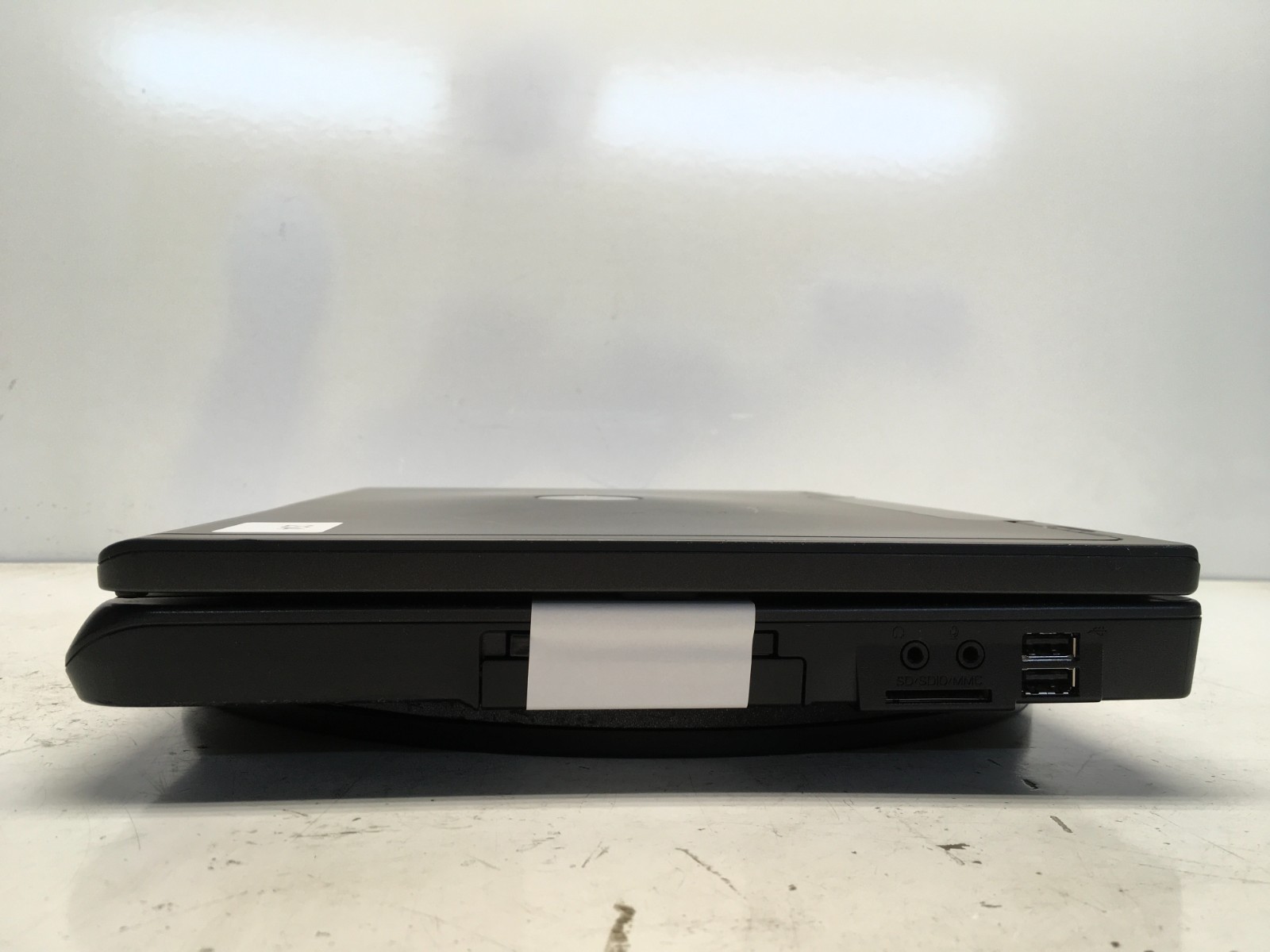 Dell Vostro 1000 AMD Mobile Sempron 3600+ 2 GHz 1 GB NO HDD/Battery