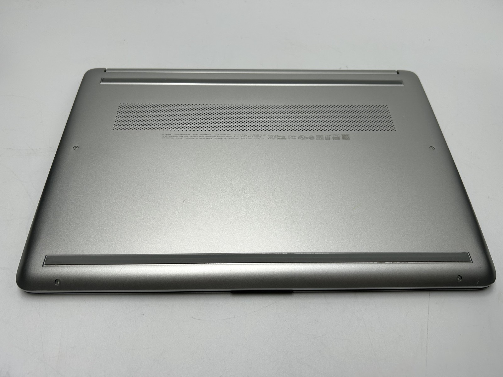 HP Laptop 14-dq1043cl, i3, 1.2GHz 8GB RAM 256GB SSD, W11H*READ*(L-20)