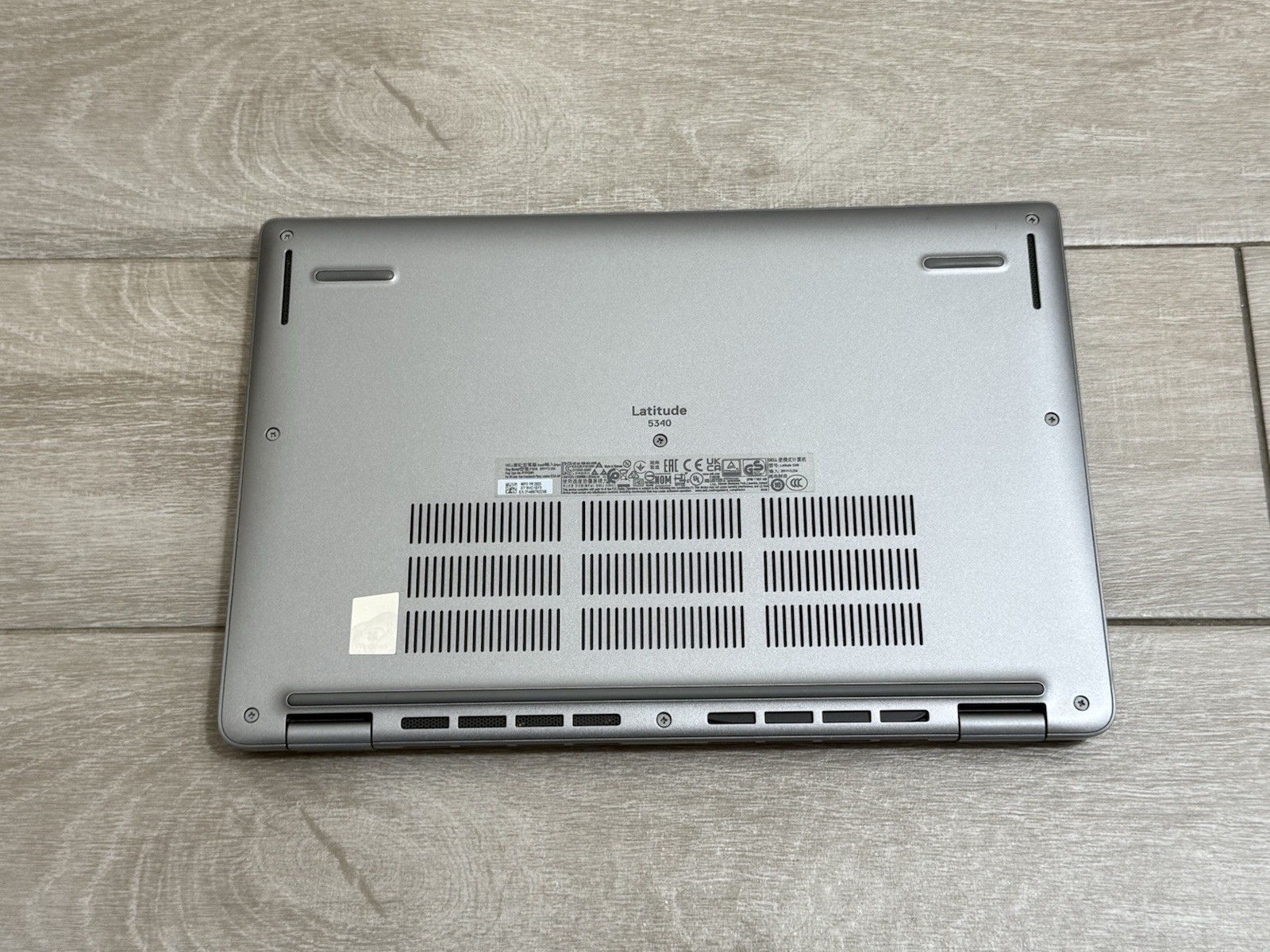 Dell Latitude 5340 13.3″ Core i7-1365U 16GB 256GB SSD Win-11