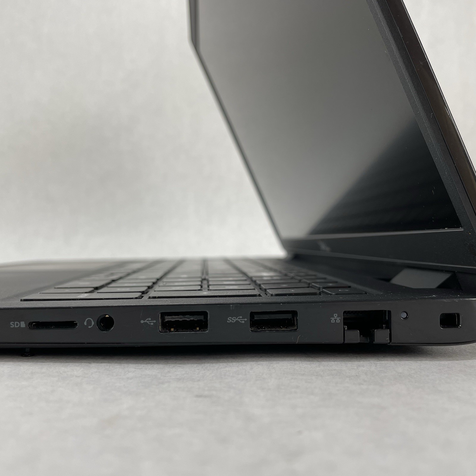 Dell Latitude 3520 15.6″ i5-1135G7 2.40 Ghz 8 GB RAM No SSD/OS/AC