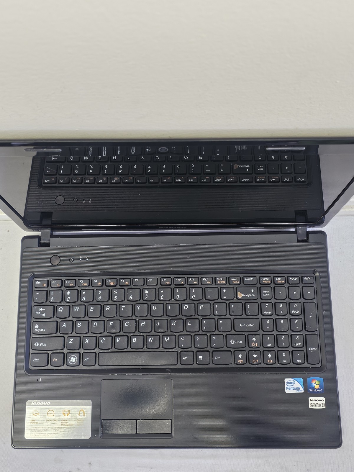 Lenovo G570 Laptop – Pentium B950 – 4GB RAM – 750GB HDD – Parts/Repair Read Desc