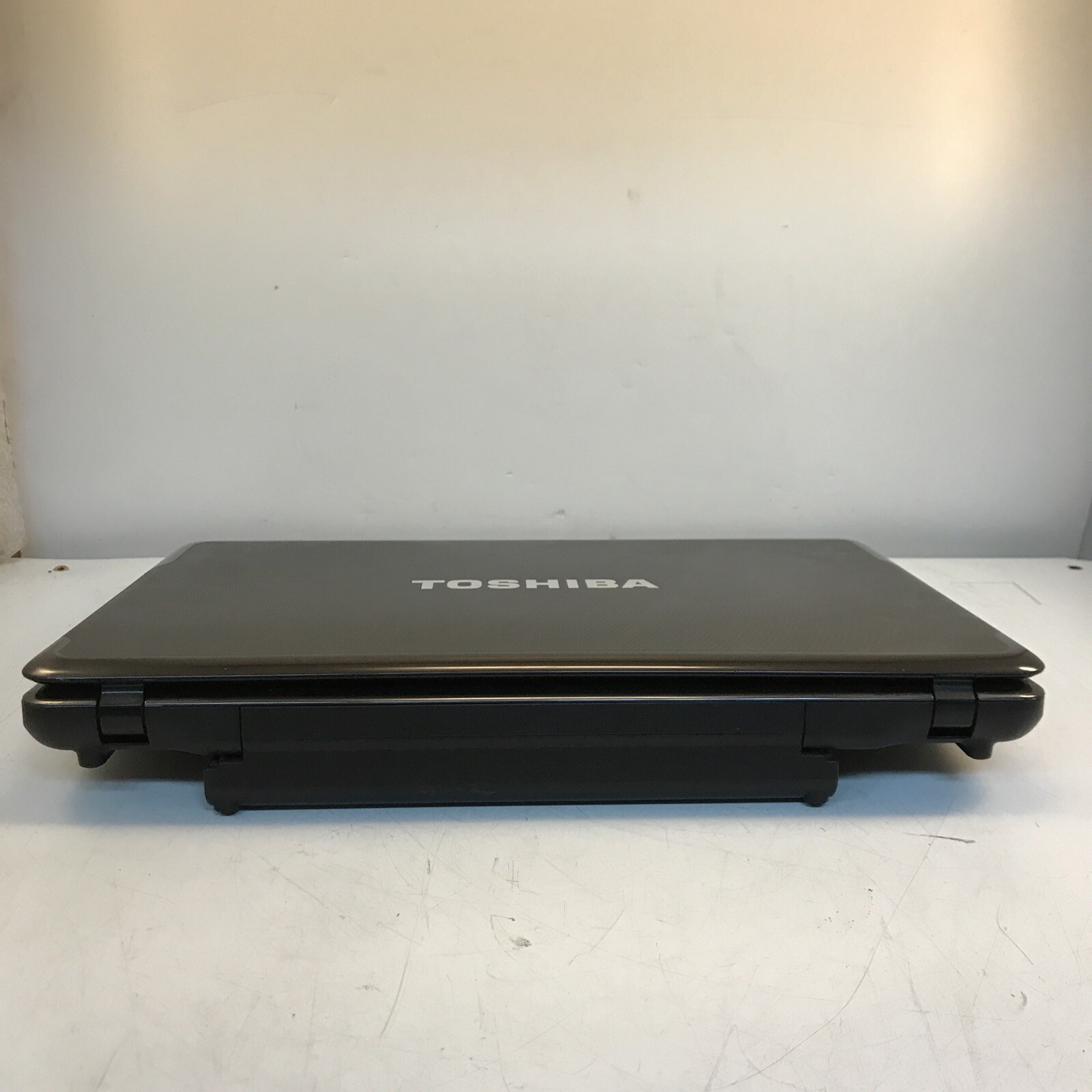 Toshiba Satellite A665-S6086 i3 CPU M370 2.40GHz 2GB RAM, NO HDD Boot to BIOS