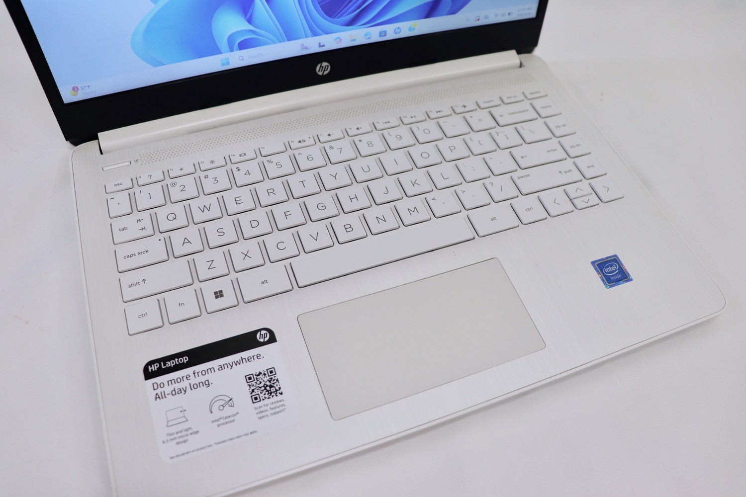 HP 14 Laptop 8GB 64GB SSD Celeron N4120 14″ Win11 Pro White dq0052dx